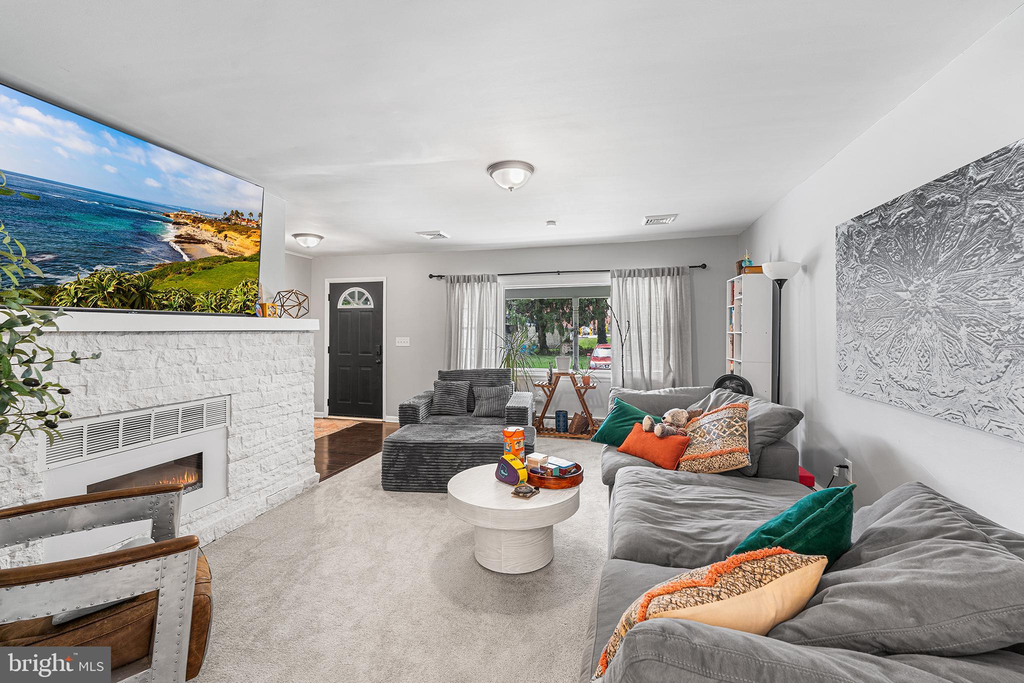 25 W MAPLE AVENUE