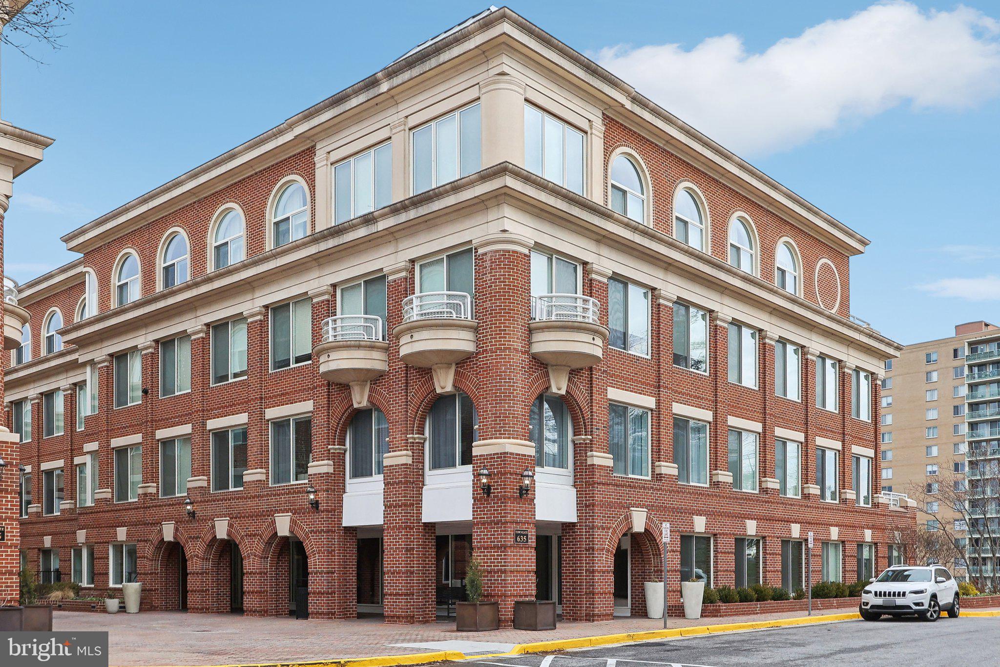 OLD TOWN NORTH - Residential