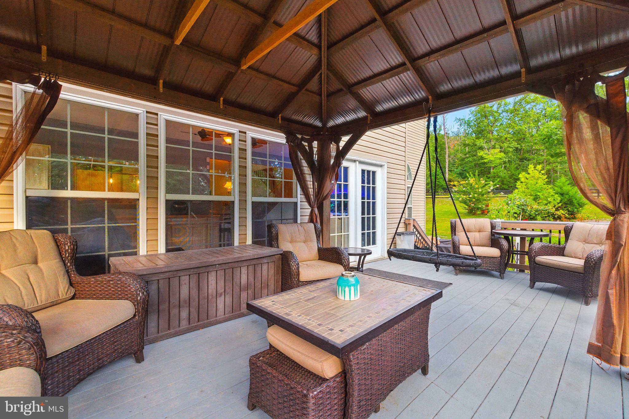 EQUESTRIAN ESTATES - Residential