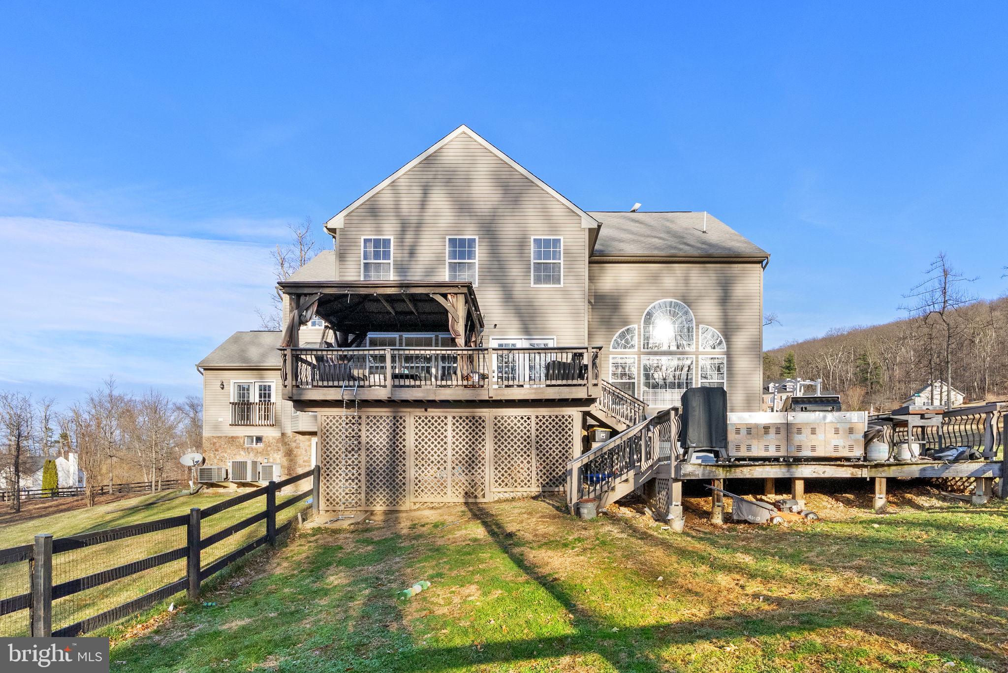 EQUESTRIAN ESTATES - Residential