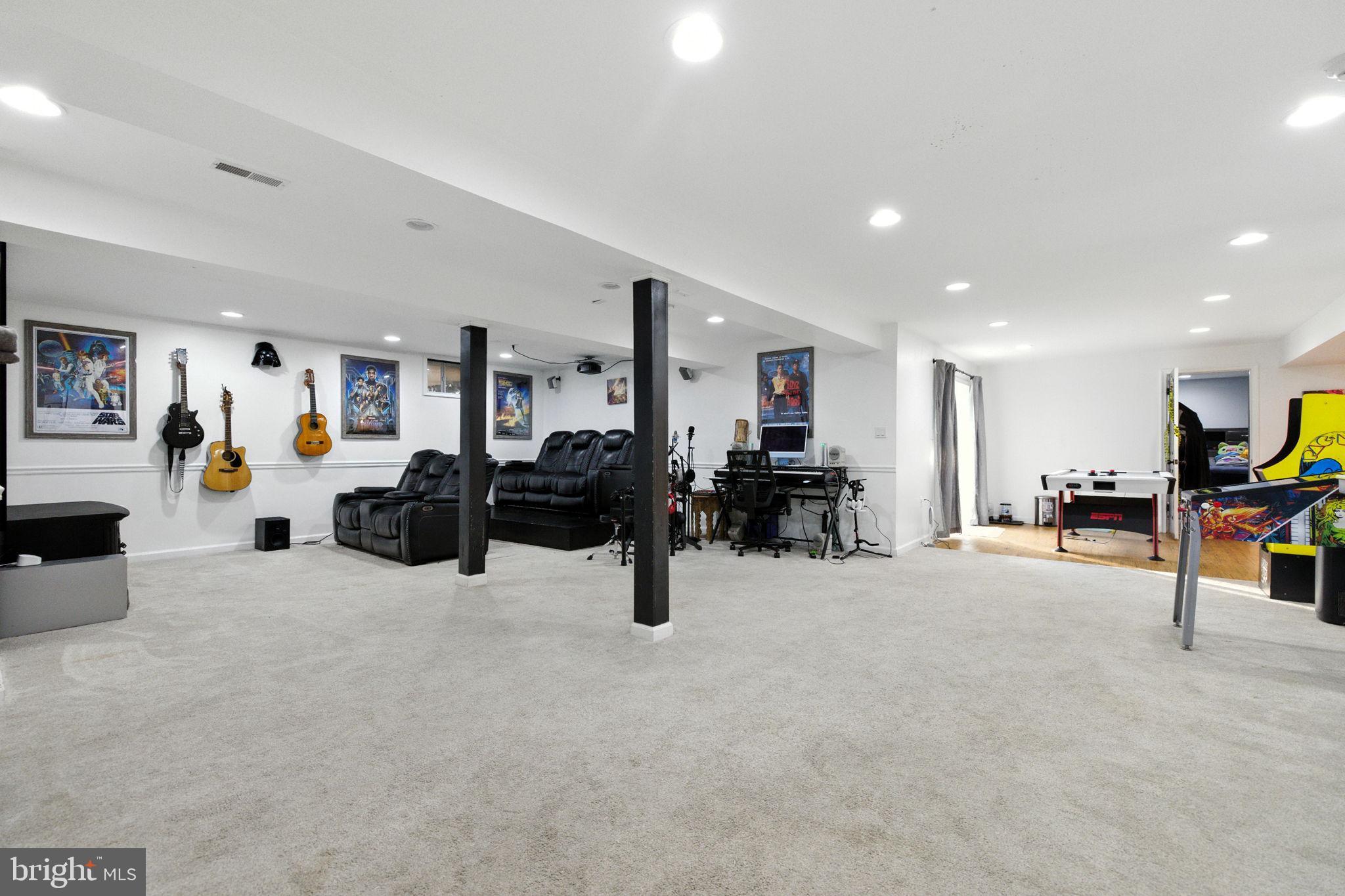 EQUESTRIAN ESTATES - Residential