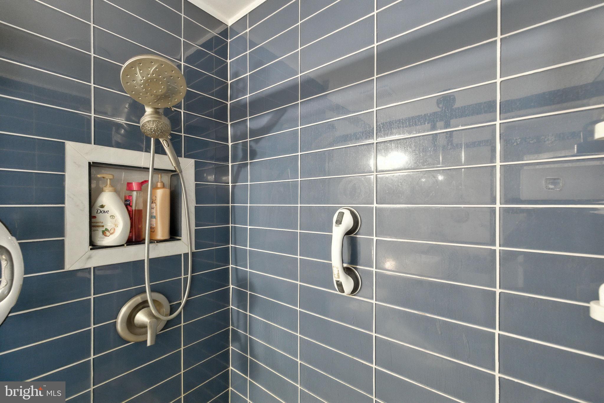 EQUESTRIAN ESTATES - Residential