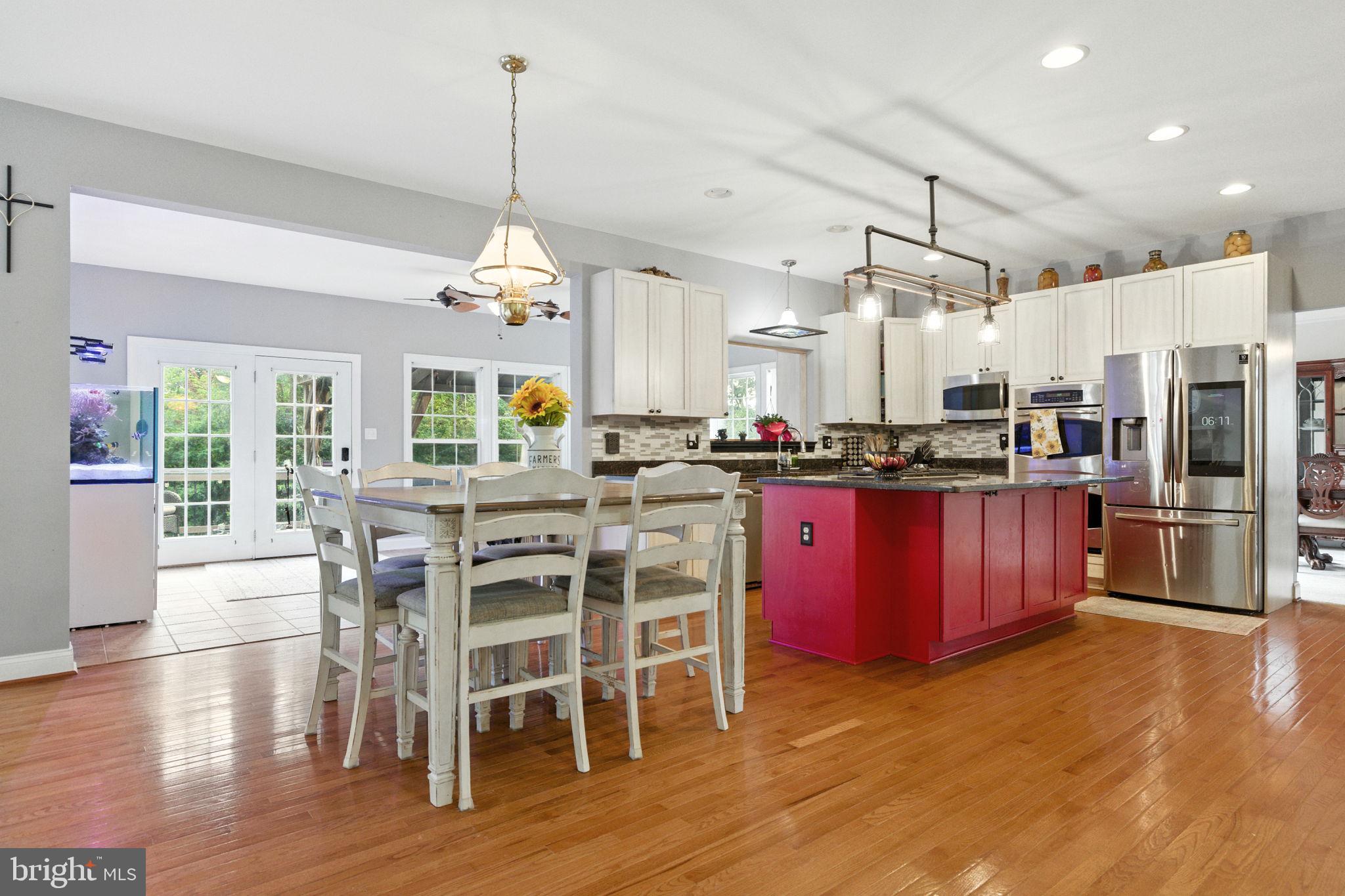 EQUESTRIAN ESTATES - Residential