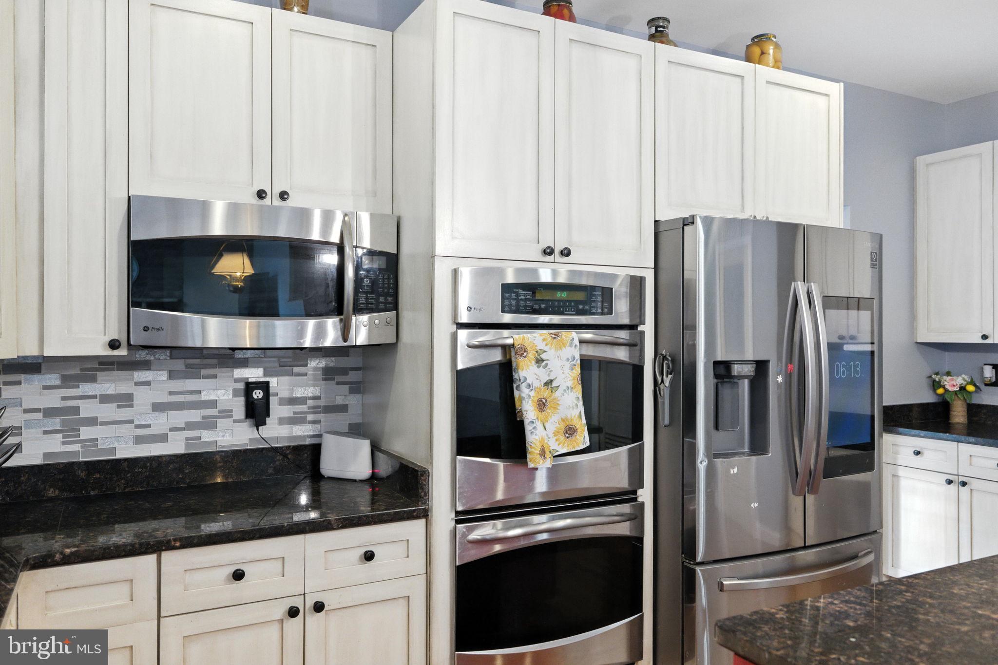 EQUESTRIAN ESTATES - Residential