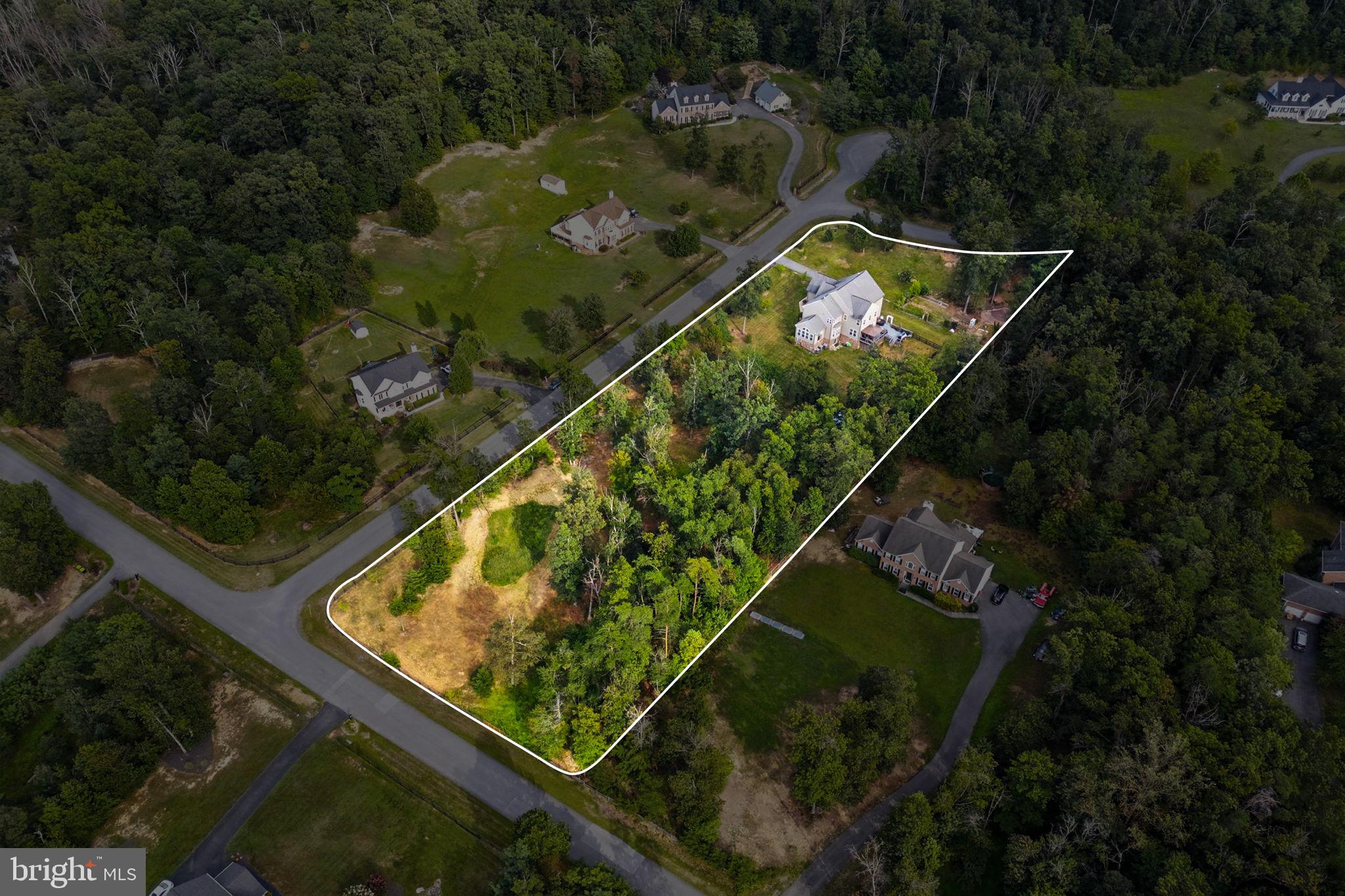 EQUESTRIAN ESTATES - Residential