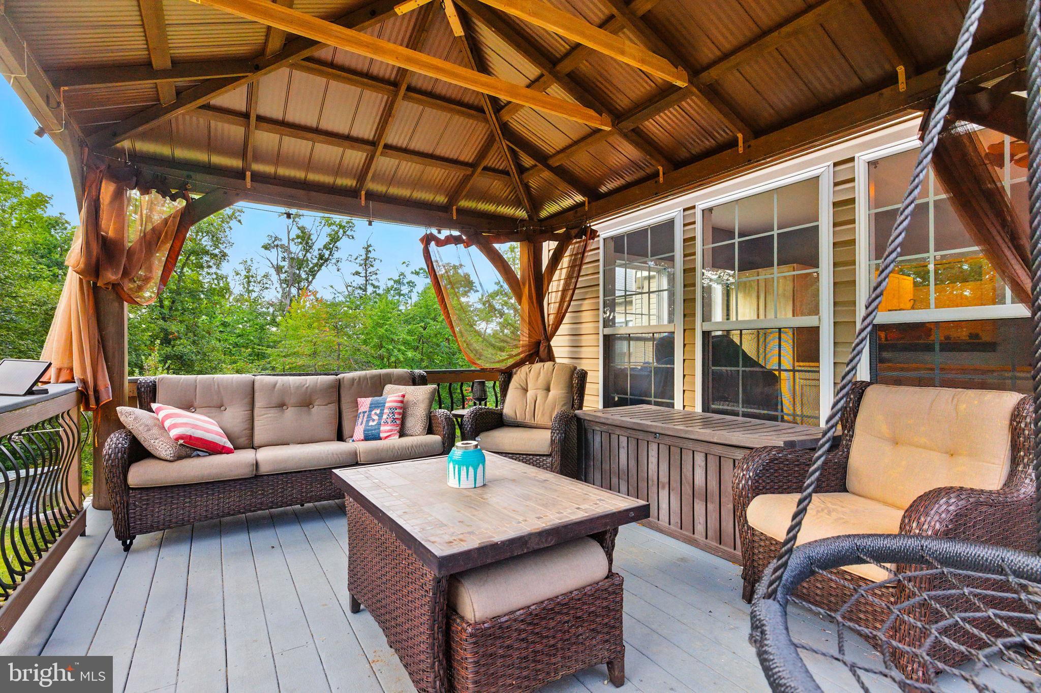 EQUESTRIAN ESTATES - Residential