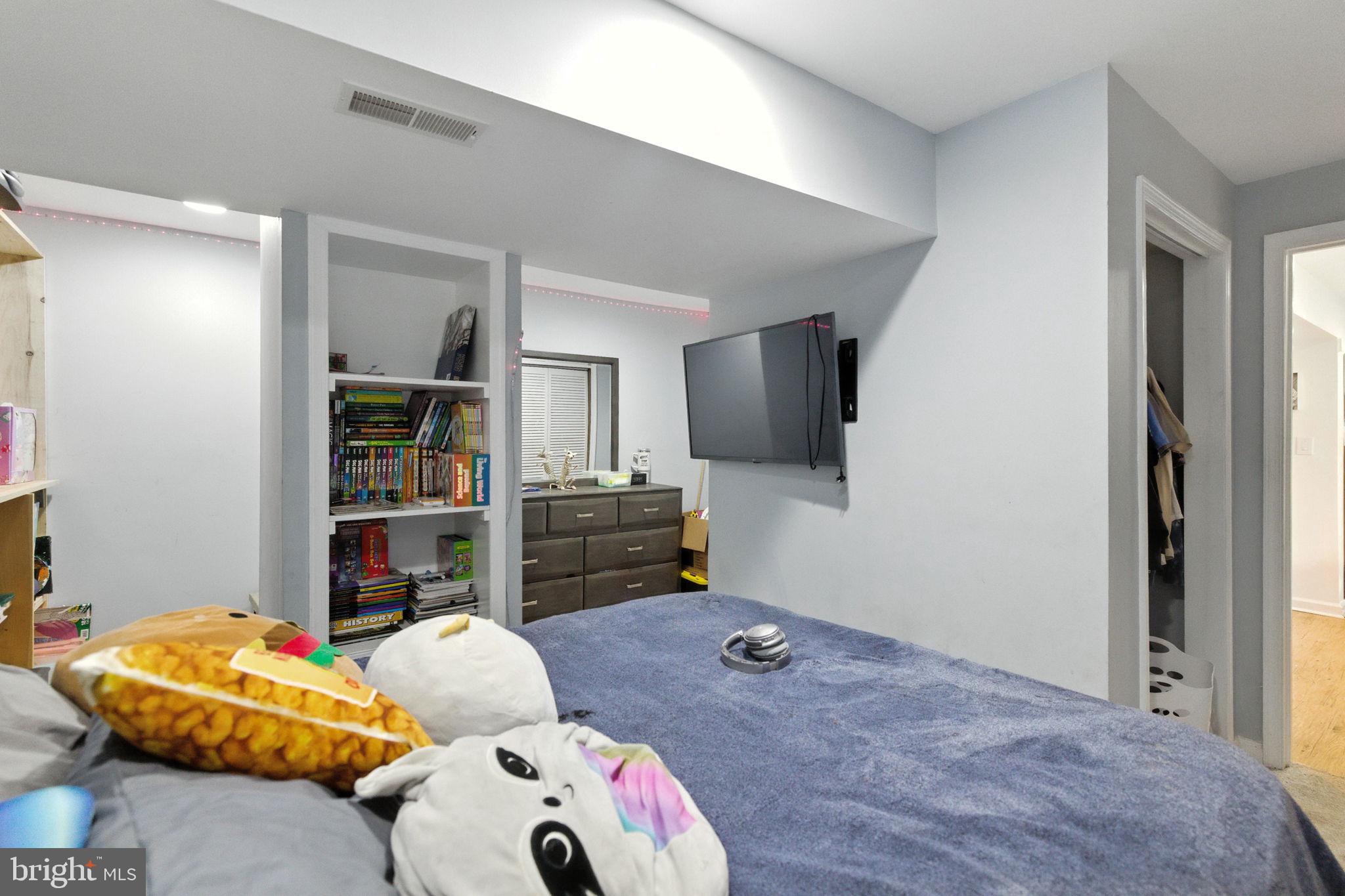 EQUESTRIAN ESTATES - Residential