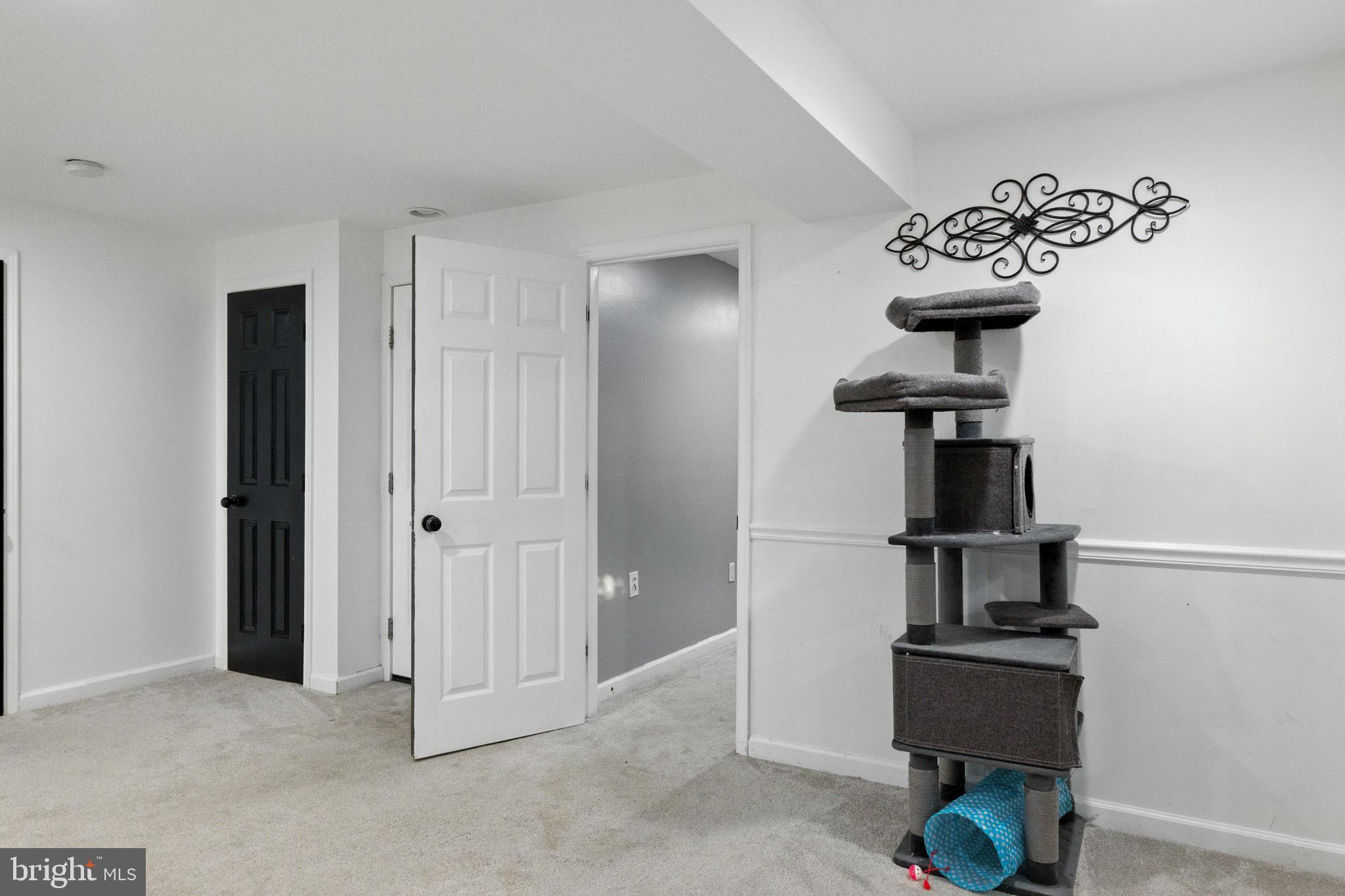 EQUESTRIAN ESTATES - Residential