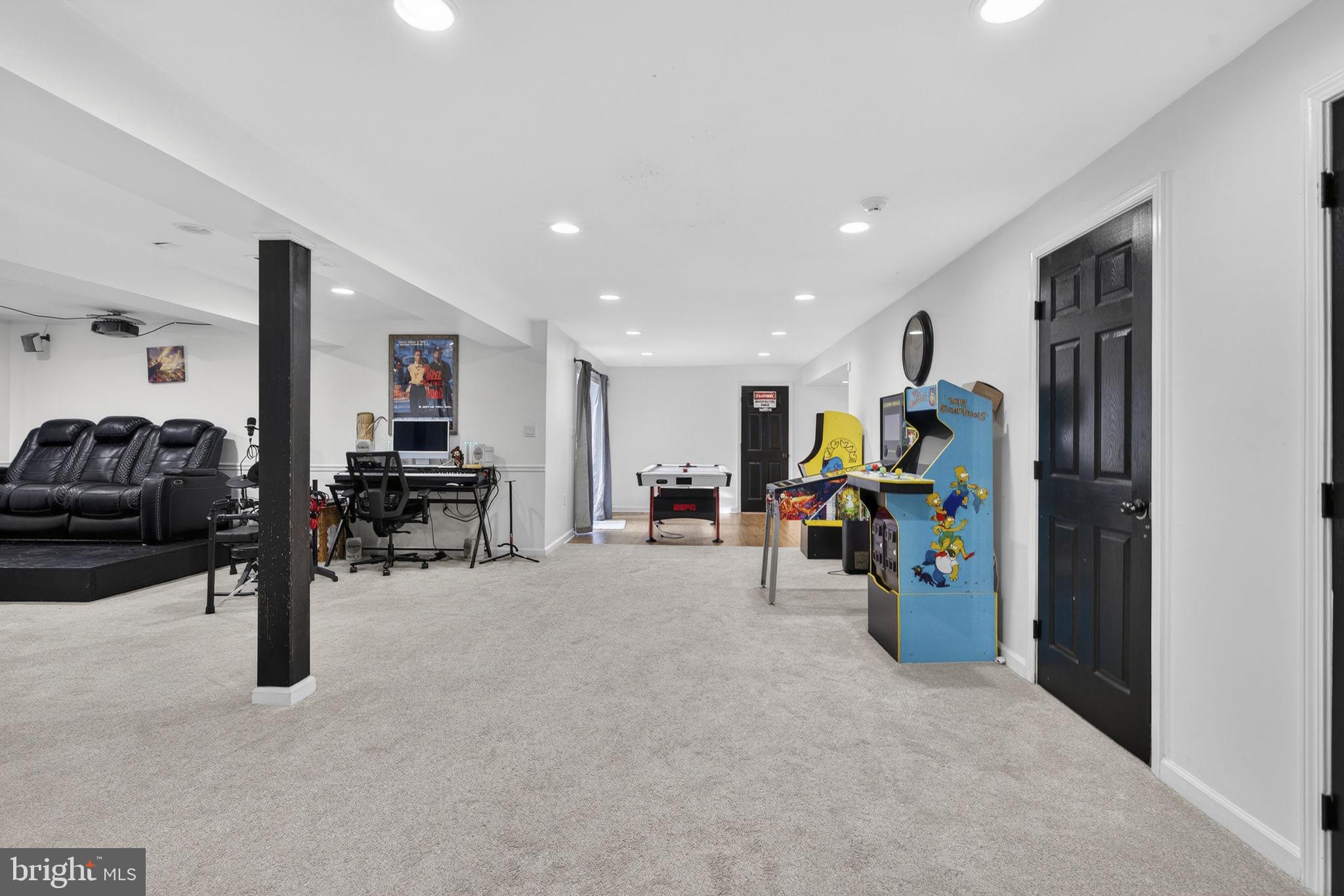 EQUESTRIAN ESTATES - Residential