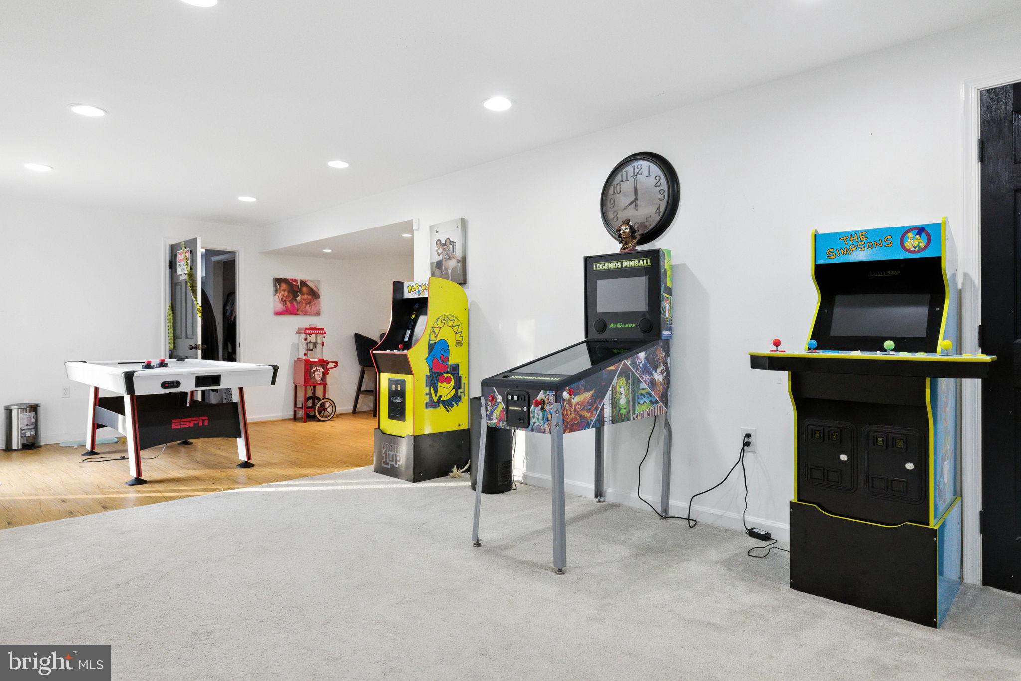 EQUESTRIAN ESTATES - Residential