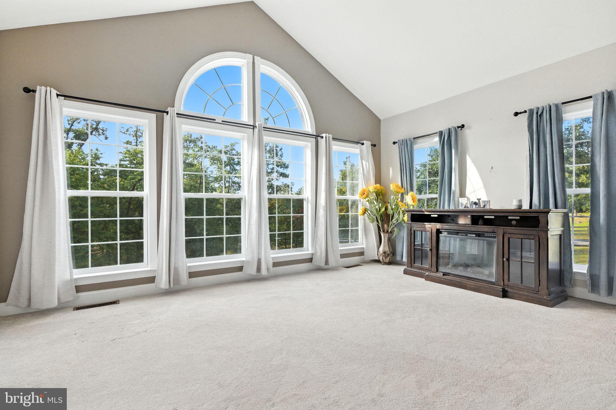 EQUESTRIAN ESTATES - Residential