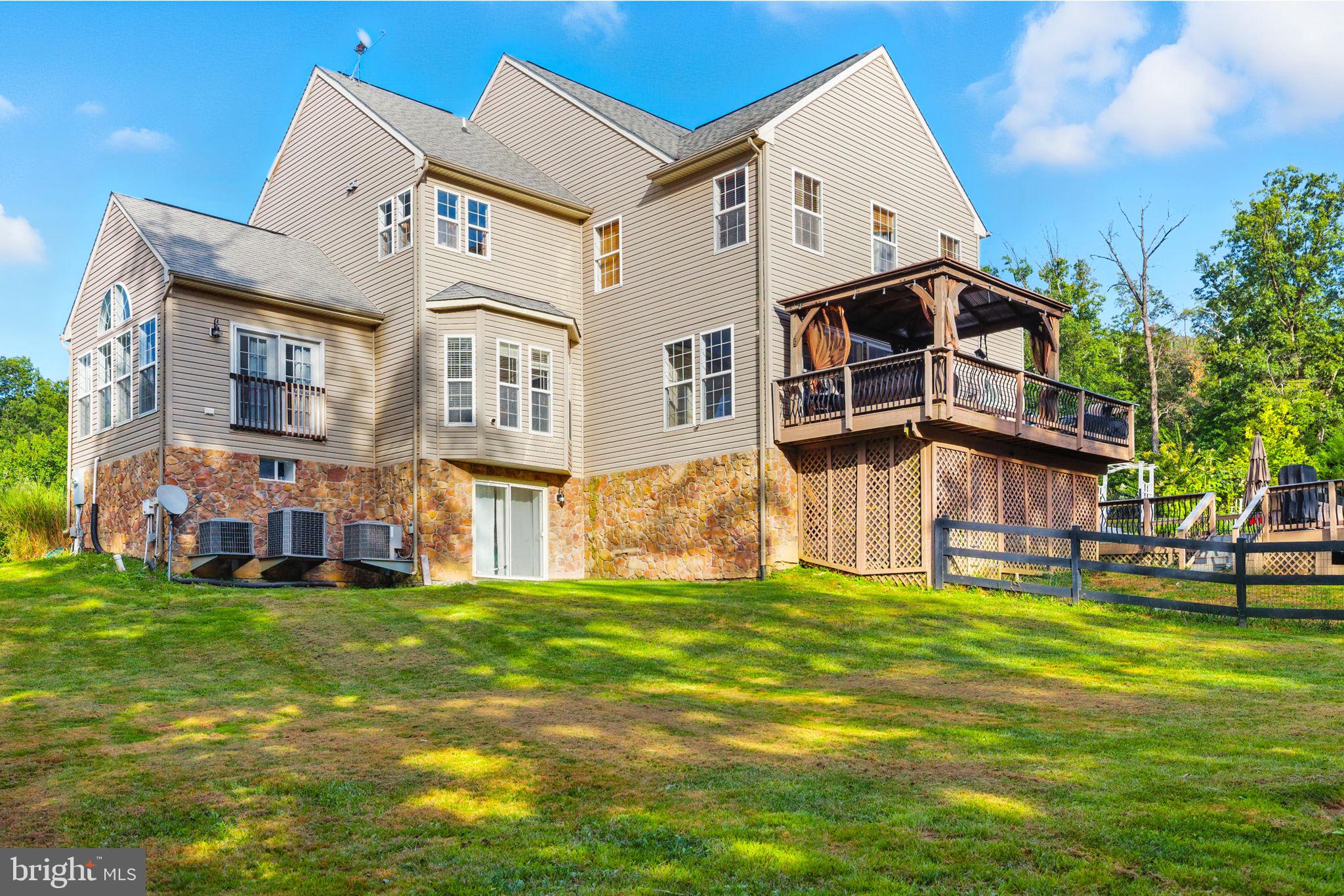 EQUESTRIAN ESTATES - Residential