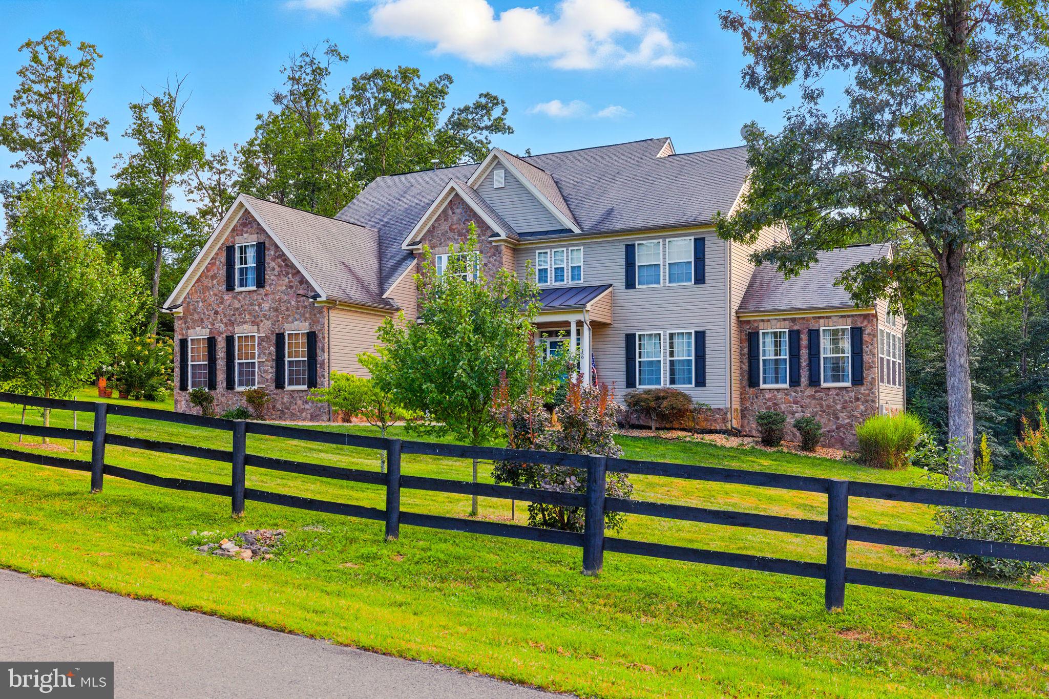 EQUESTRIAN ESTATES - Residential
