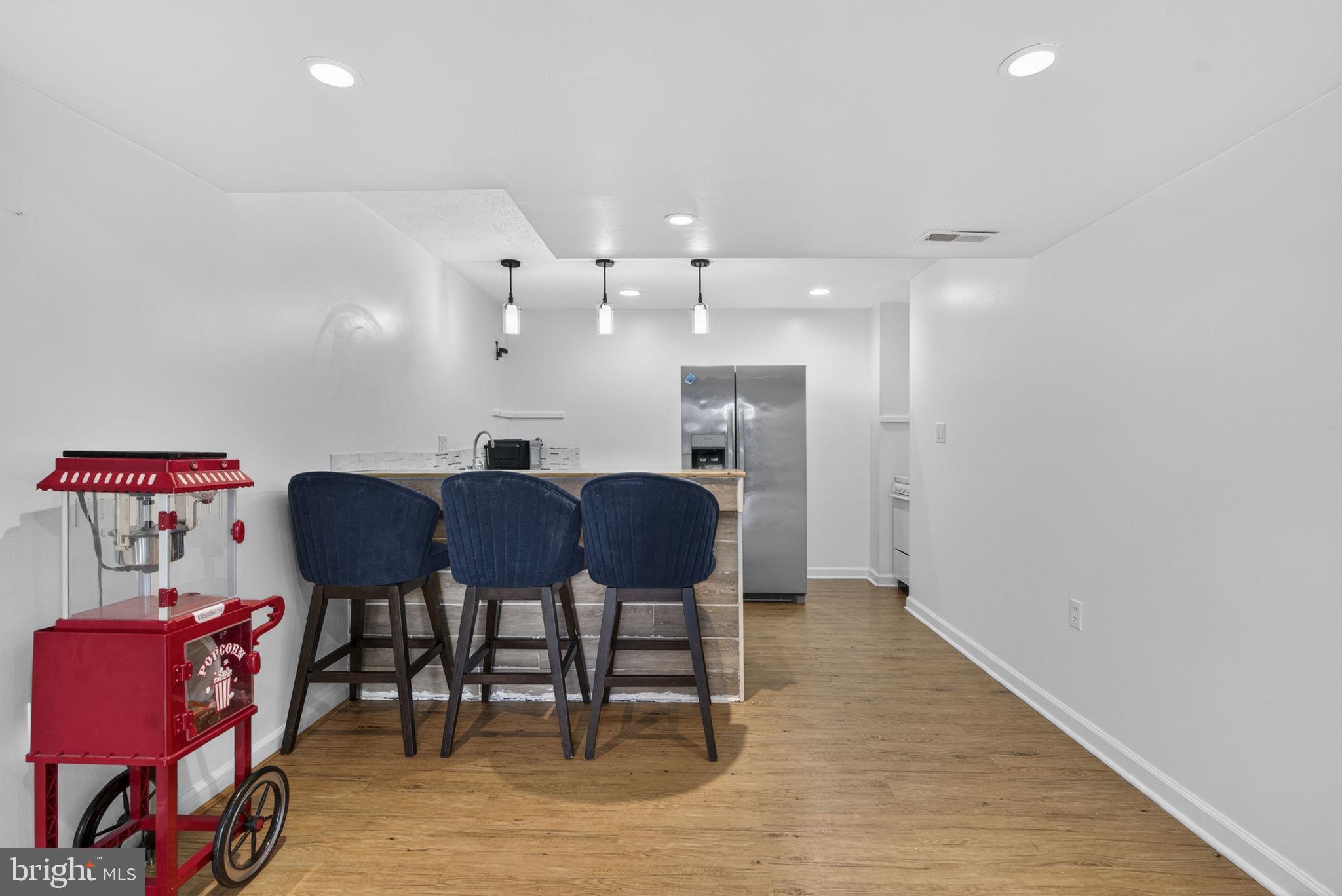 EQUESTRIAN ESTATES - Residential