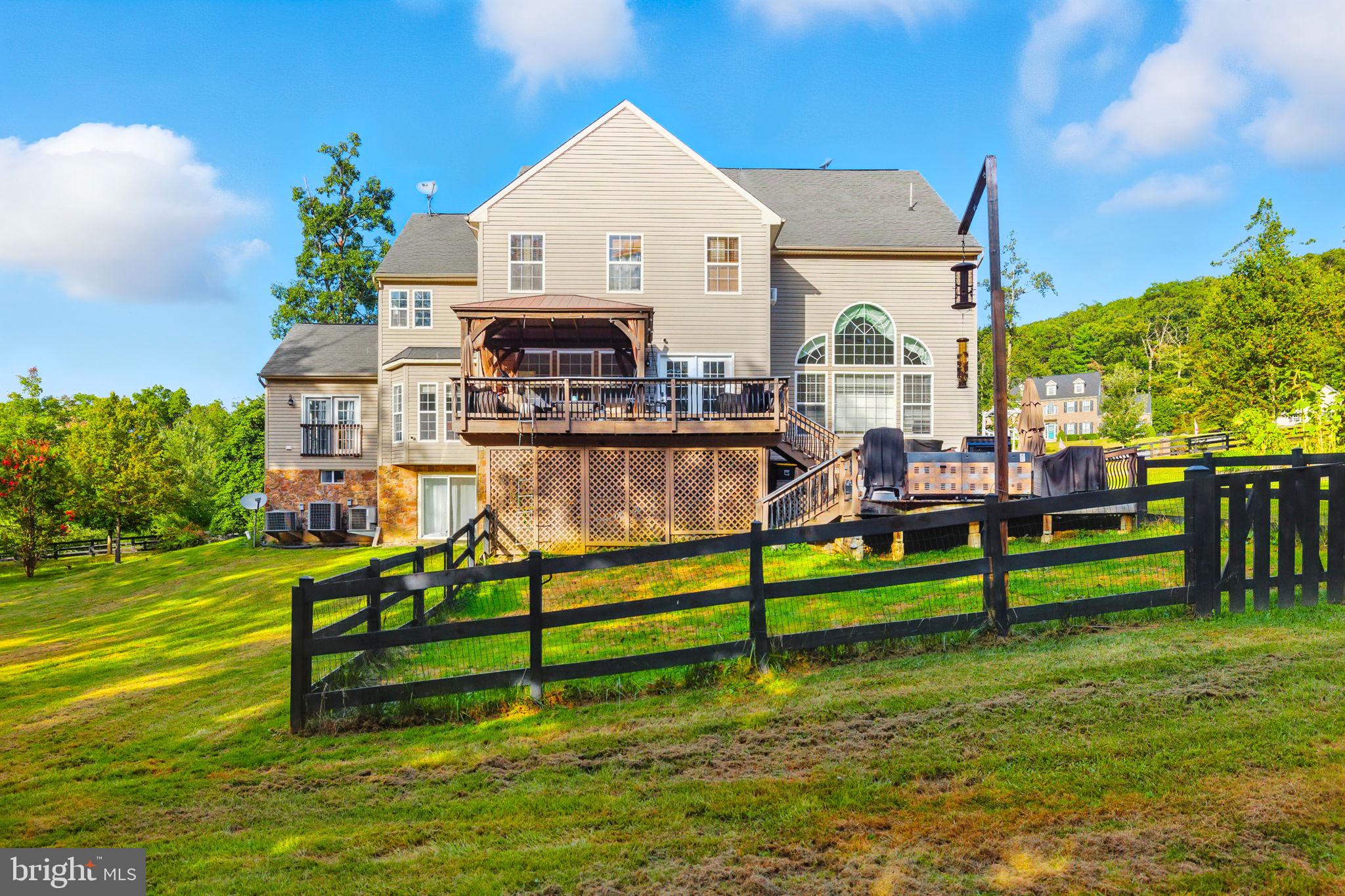 EQUESTRIAN ESTATES - Residential