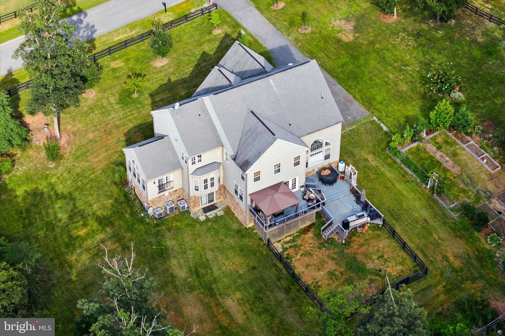 EQUESTRIAN ESTATES - Residential