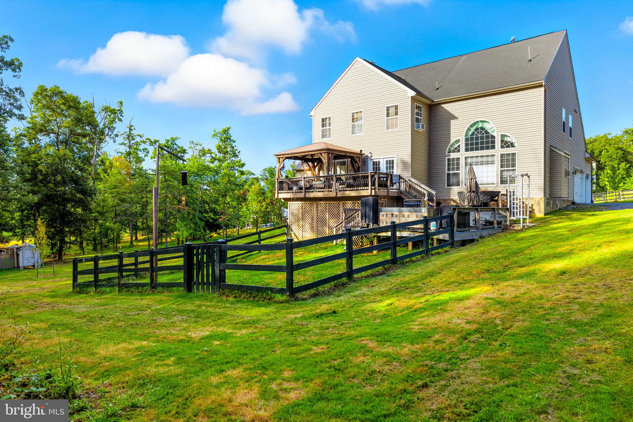 EQUESTRIAN ESTATES - Residential