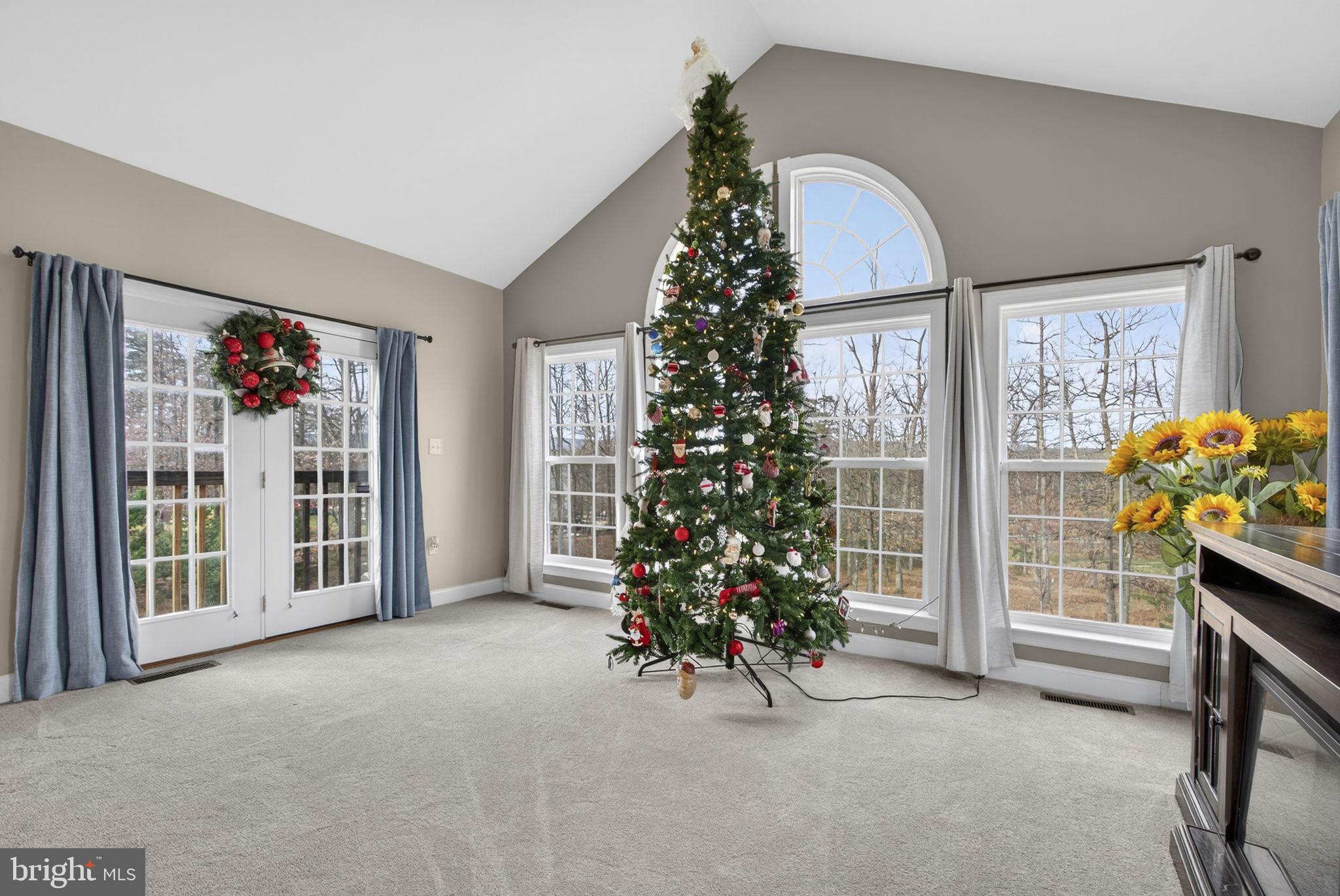 EQUESTRIAN ESTATES - Residential