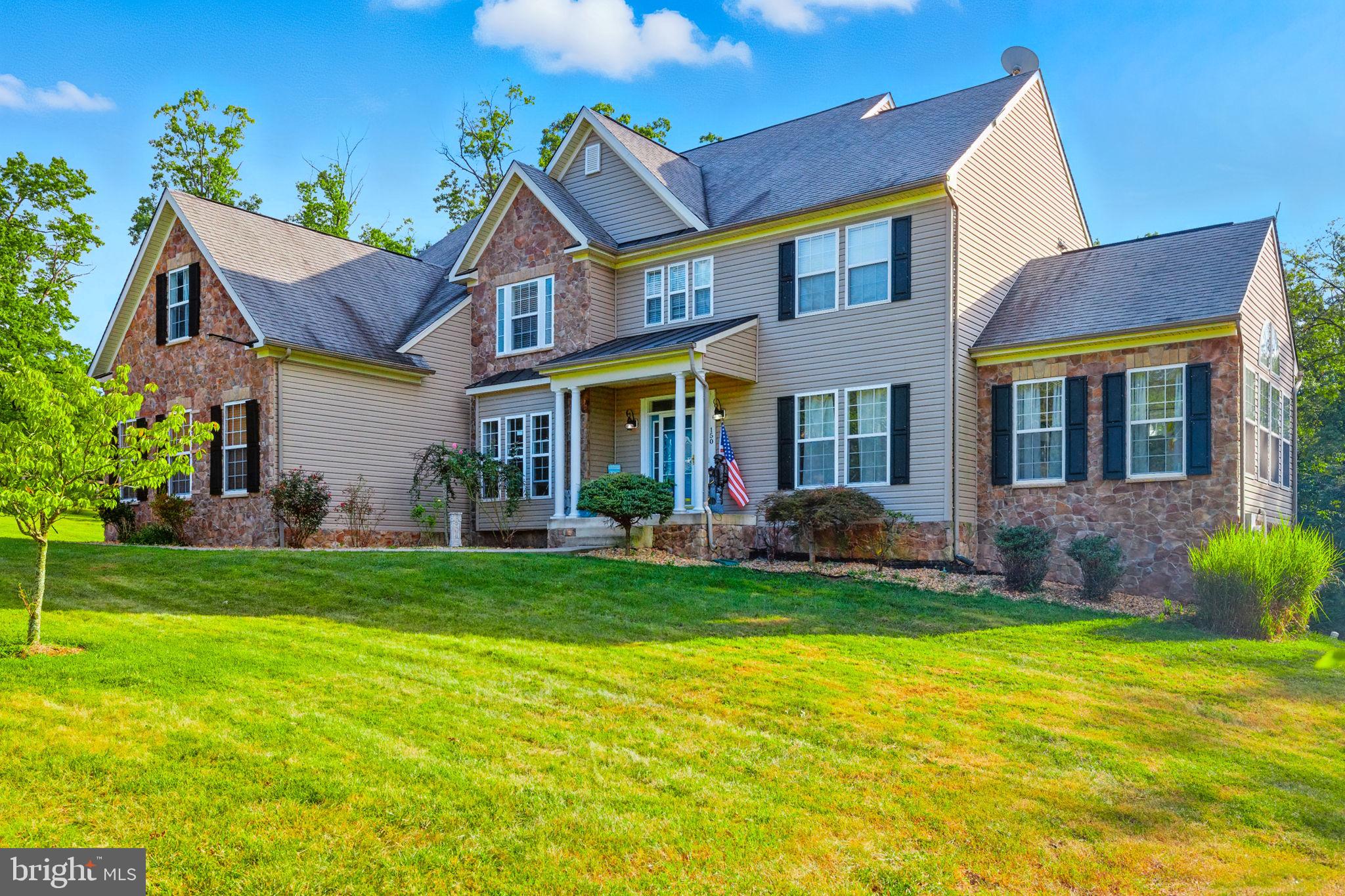 EQUESTRIAN ESTATES - Residential