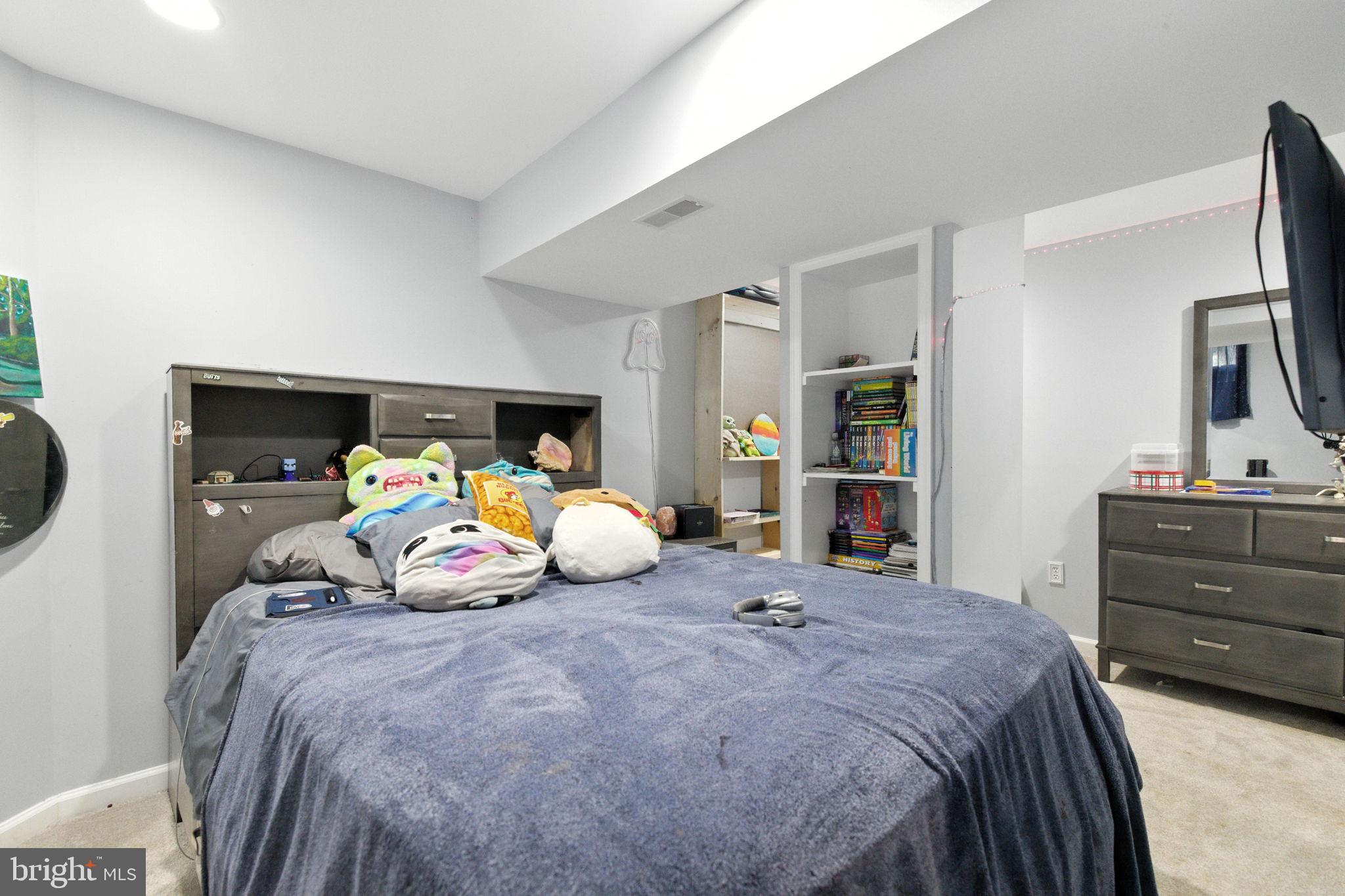 EQUESTRIAN ESTATES - Residential