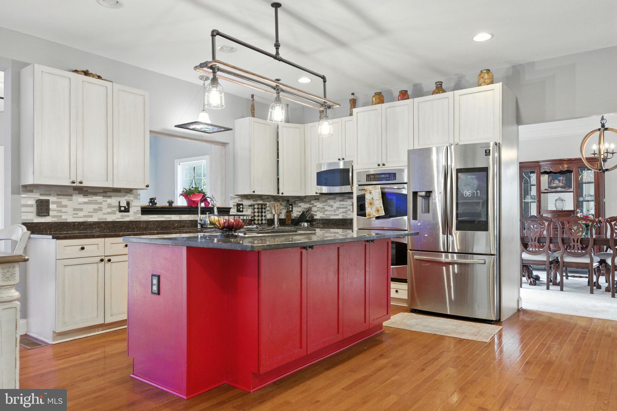 EQUESTRIAN ESTATES - Residential