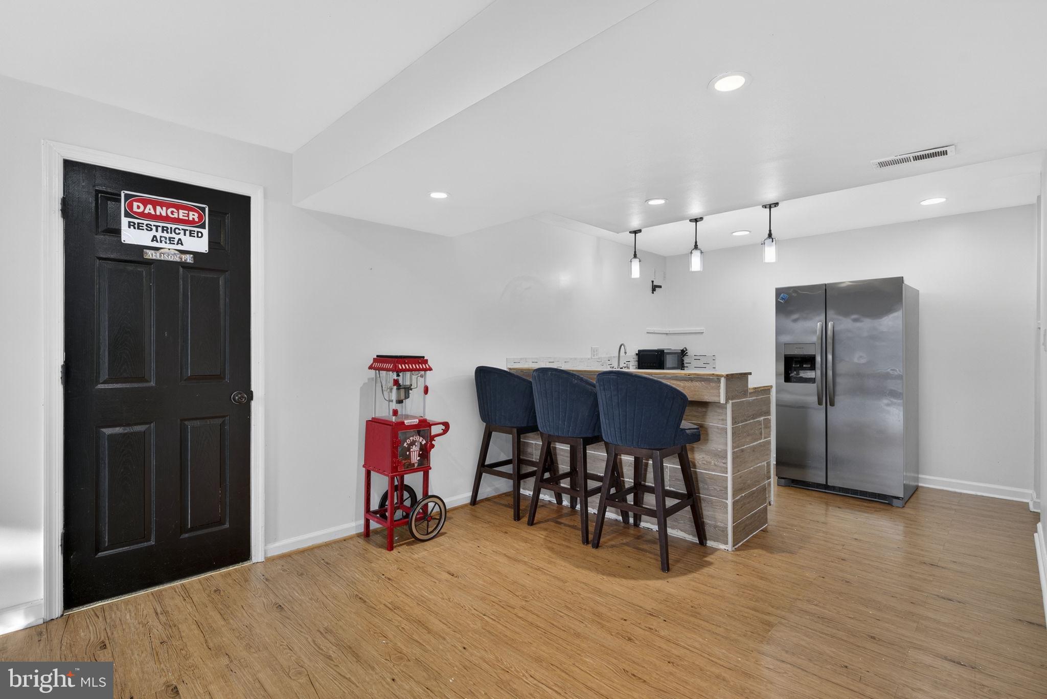 EQUESTRIAN ESTATES - Residential