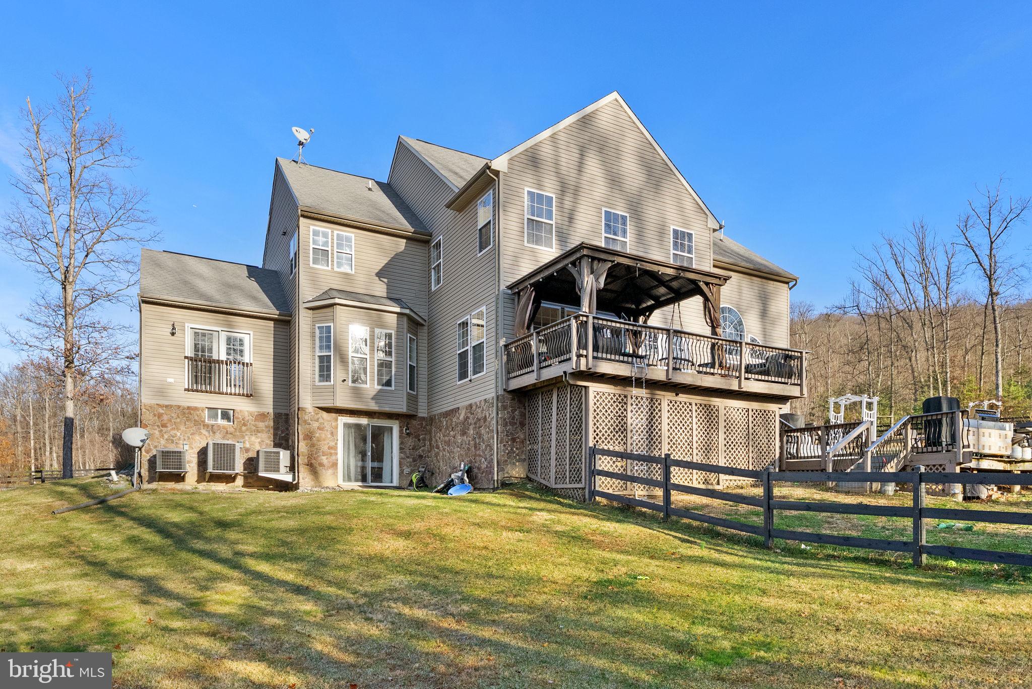 EQUESTRIAN ESTATES - Residential