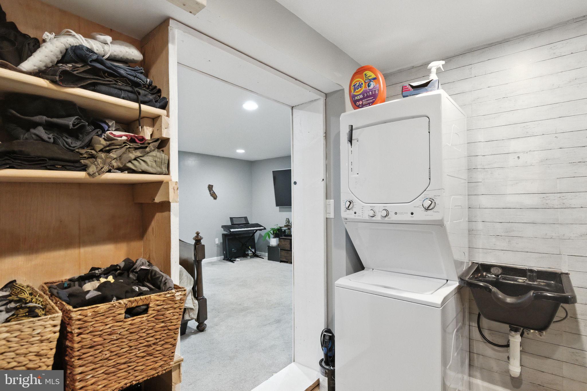 EQUESTRIAN ESTATES - Residential