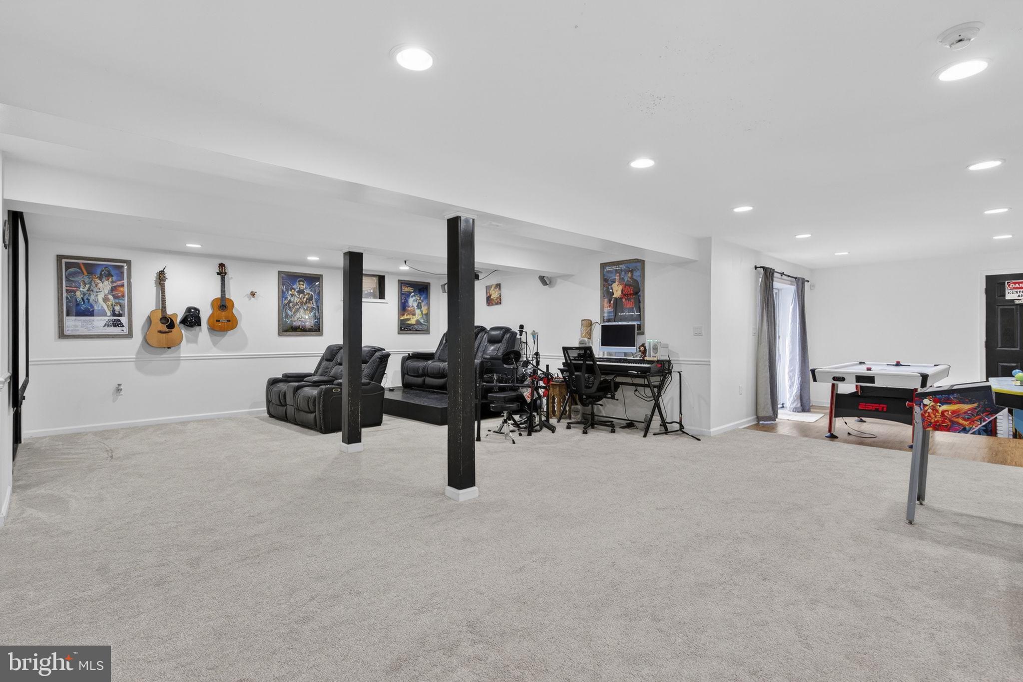 EQUESTRIAN ESTATES - Residential