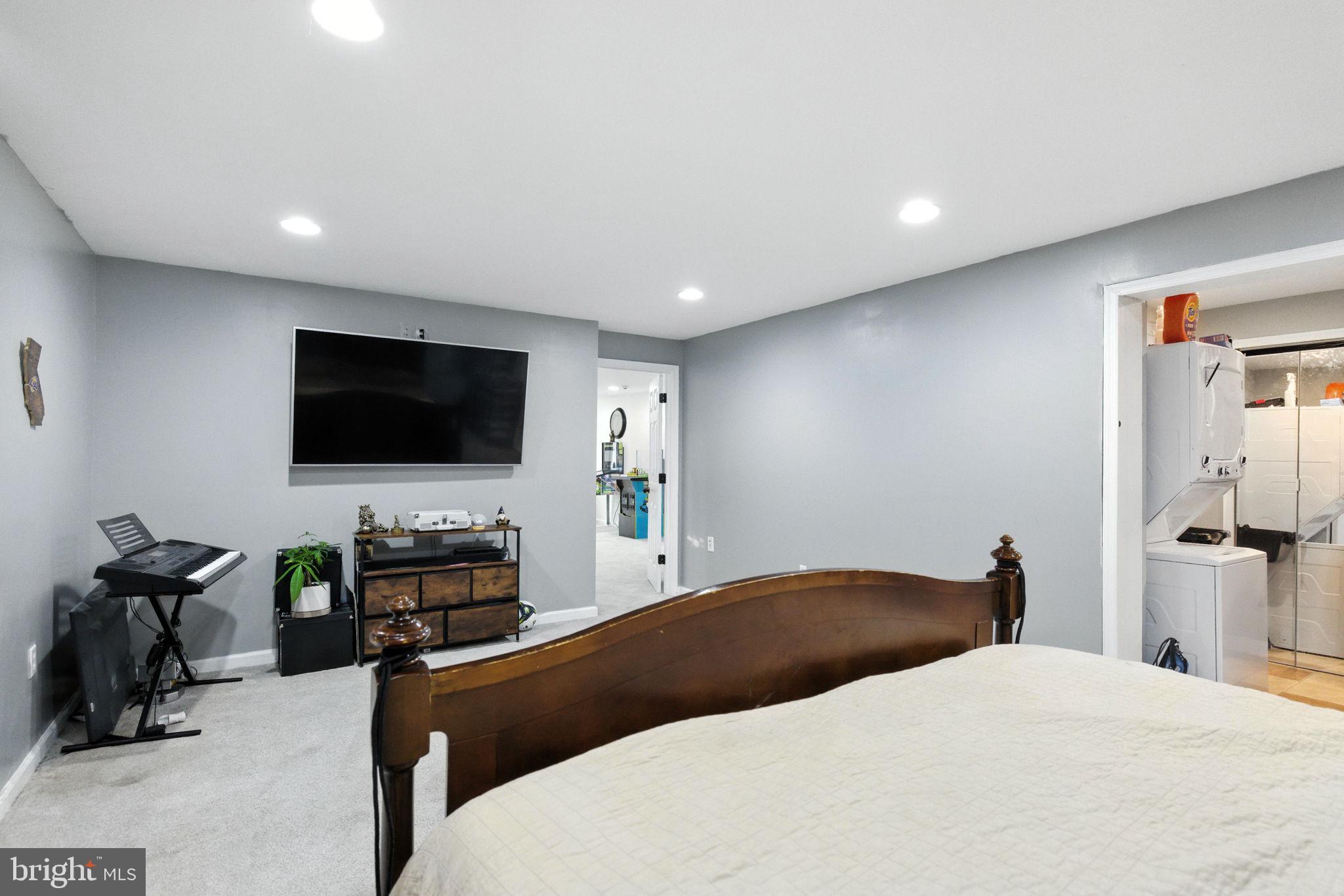 EQUESTRIAN ESTATES - Residential