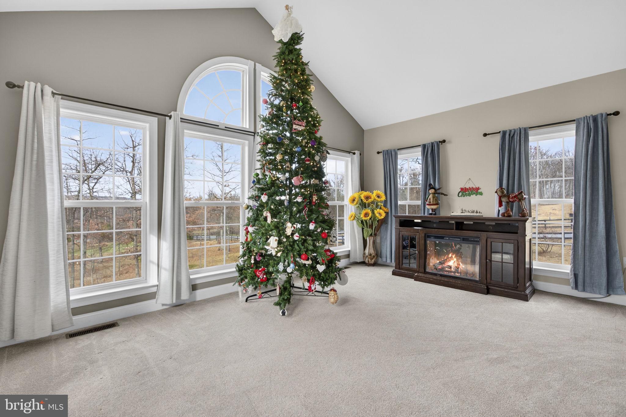 EQUESTRIAN ESTATES - Residential