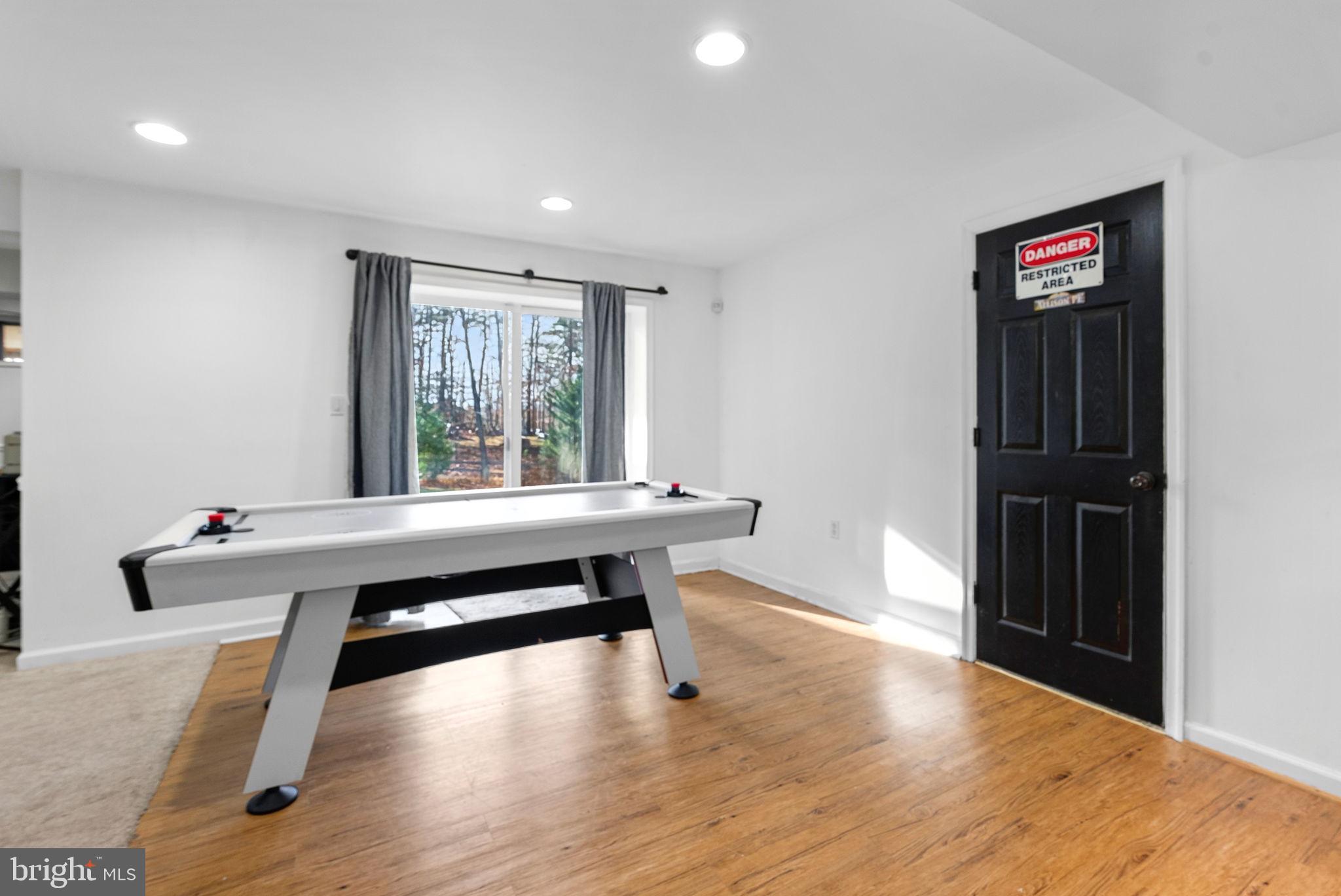 EQUESTRIAN ESTATES - Residential