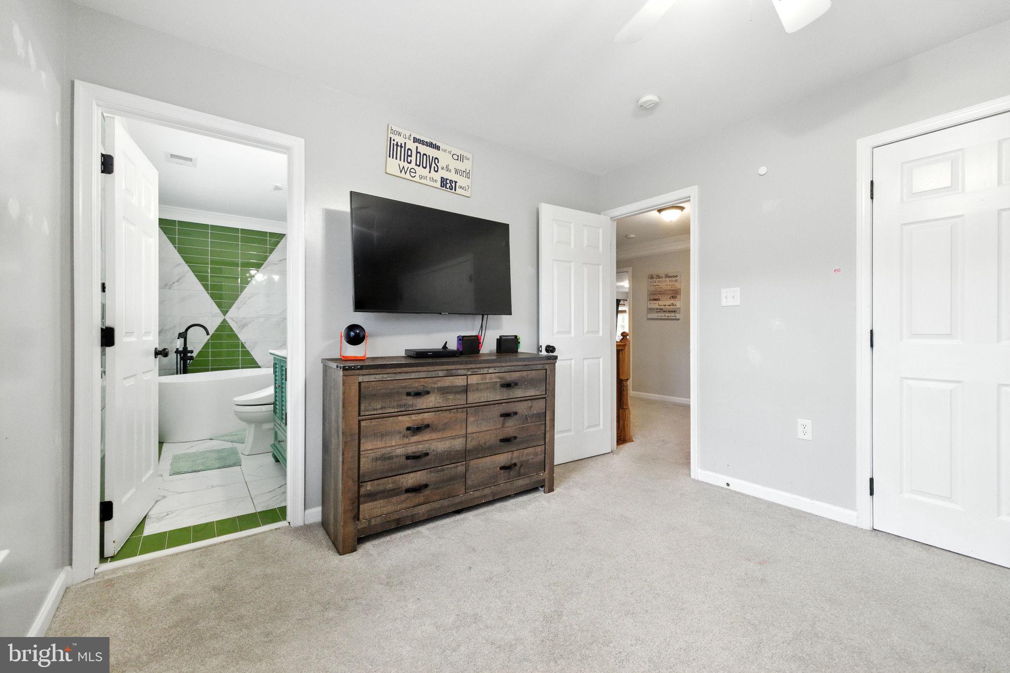 EQUESTRIAN ESTATES - Residential