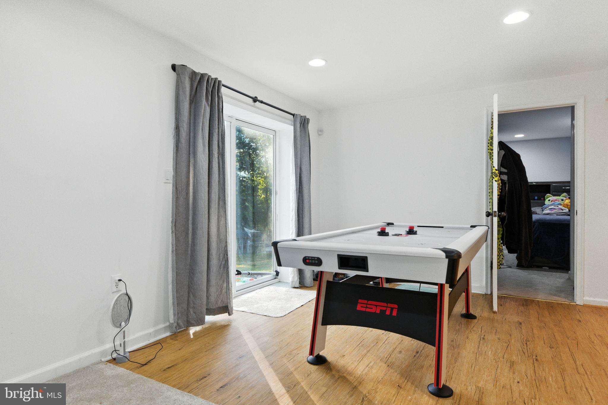 EQUESTRIAN ESTATES - Residential