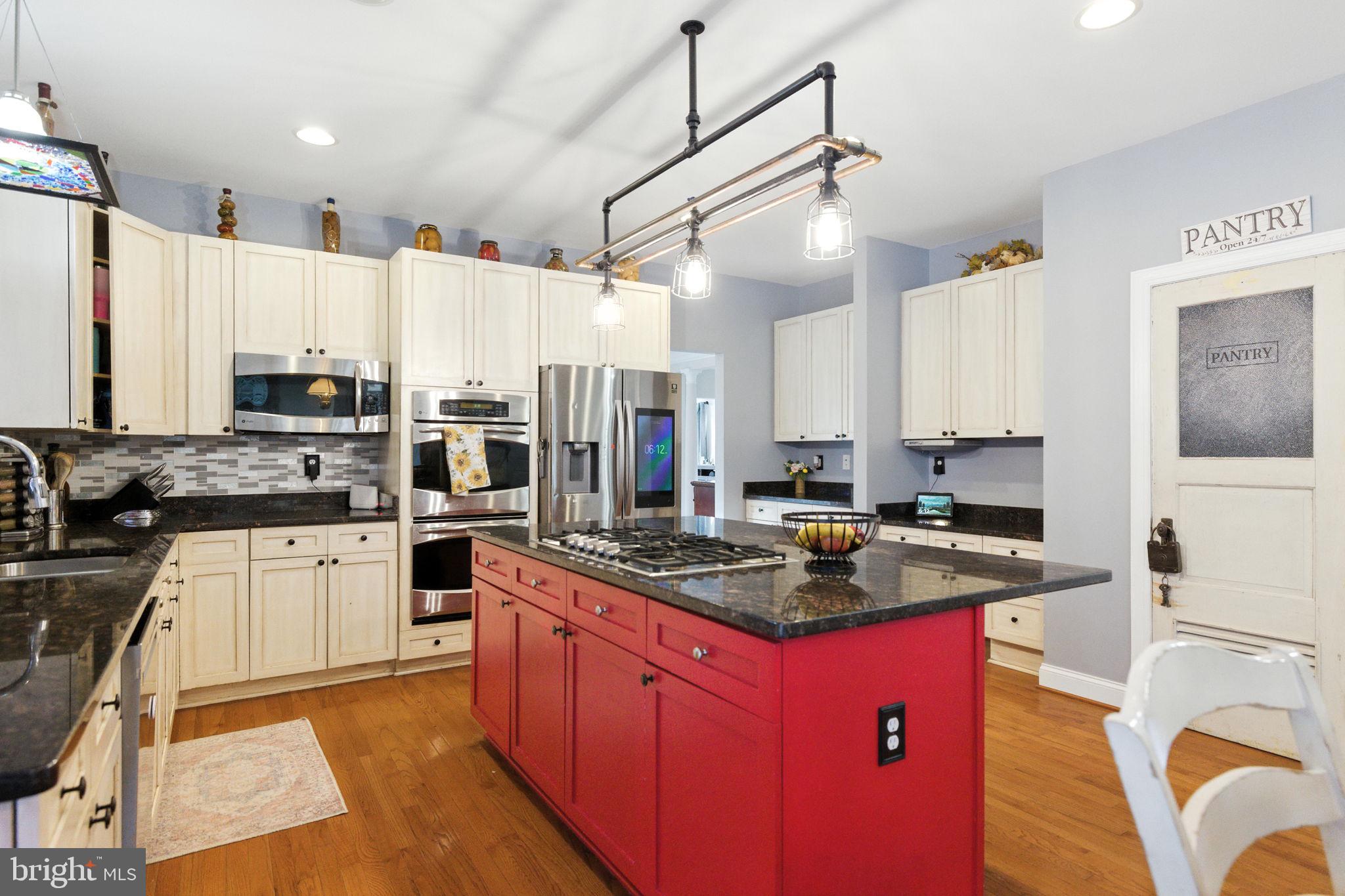 EQUESTRIAN ESTATES - Residential