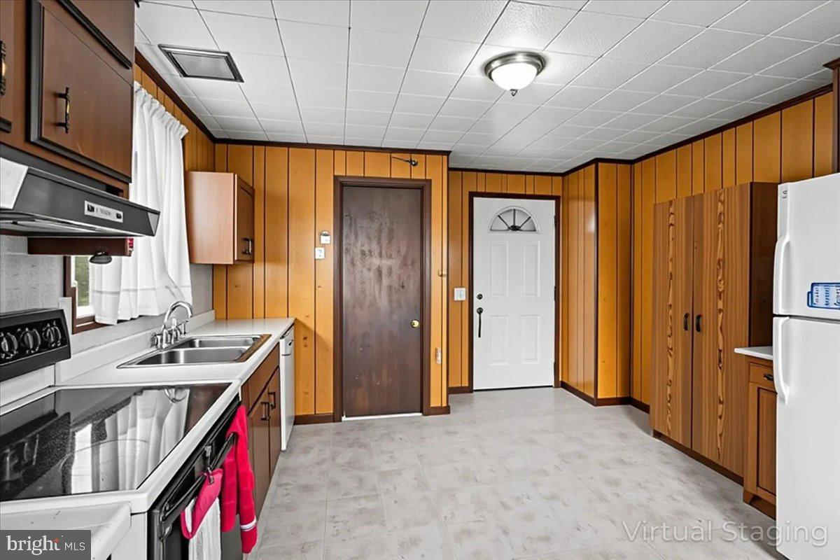 CHAMBERS HILL - Residential