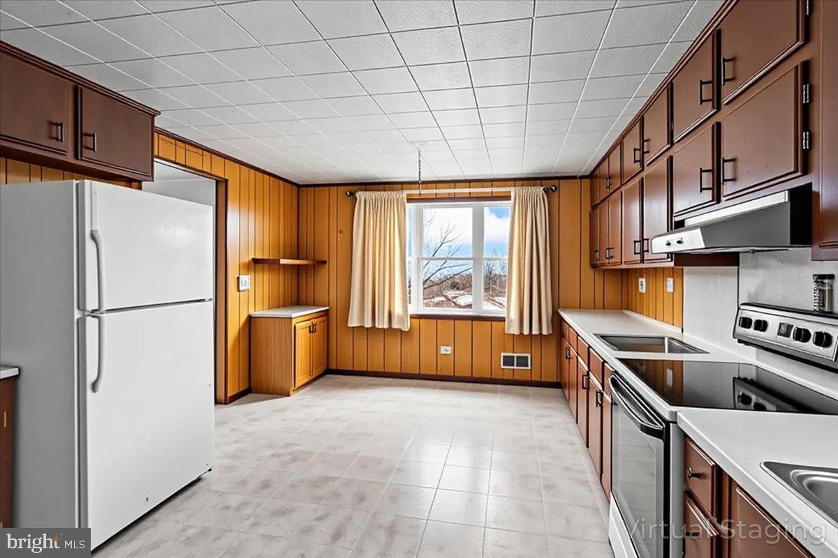 CHAMBERS HILL - Residential