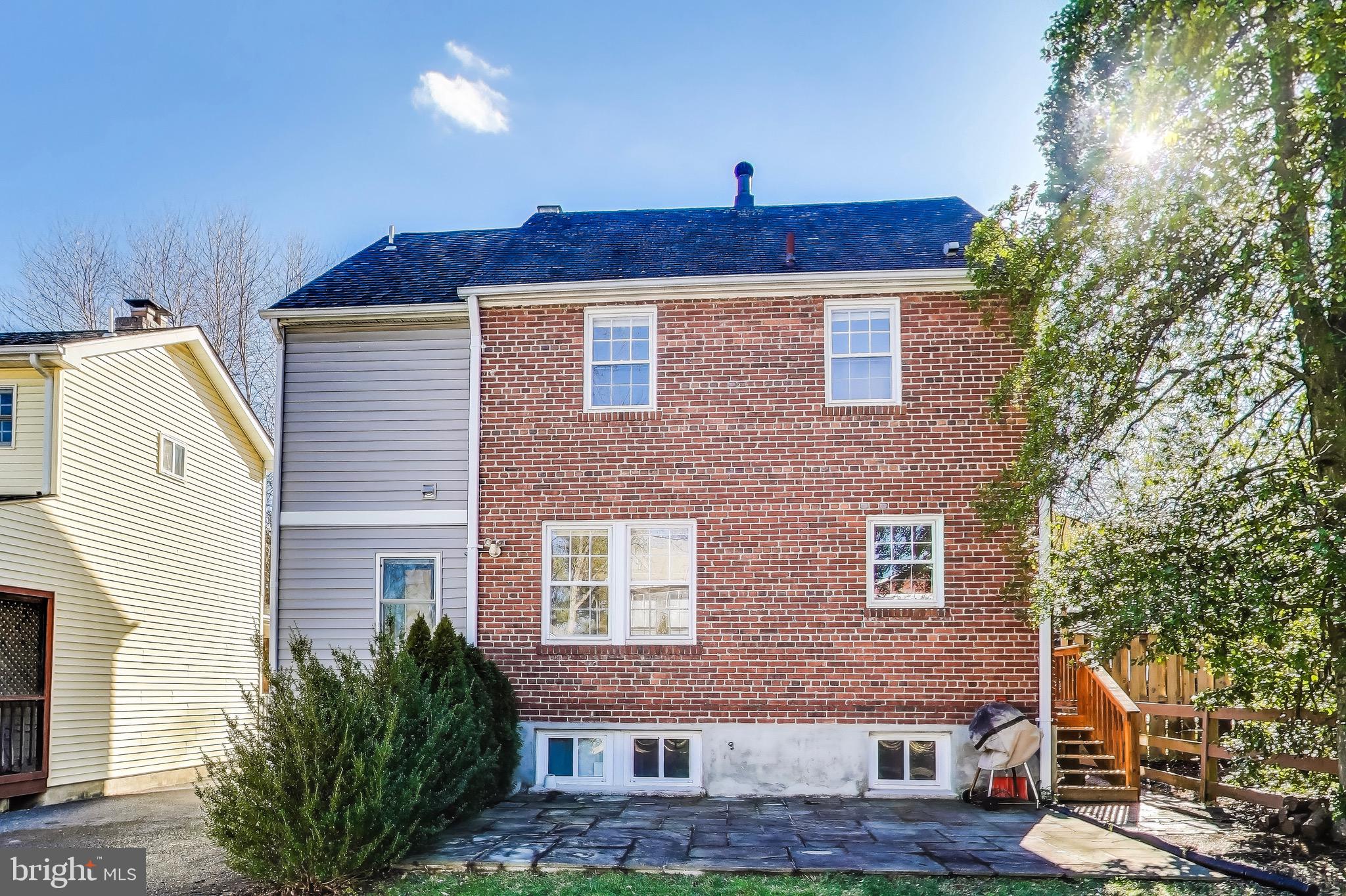 ROSEDALE PARK - Residential Lease