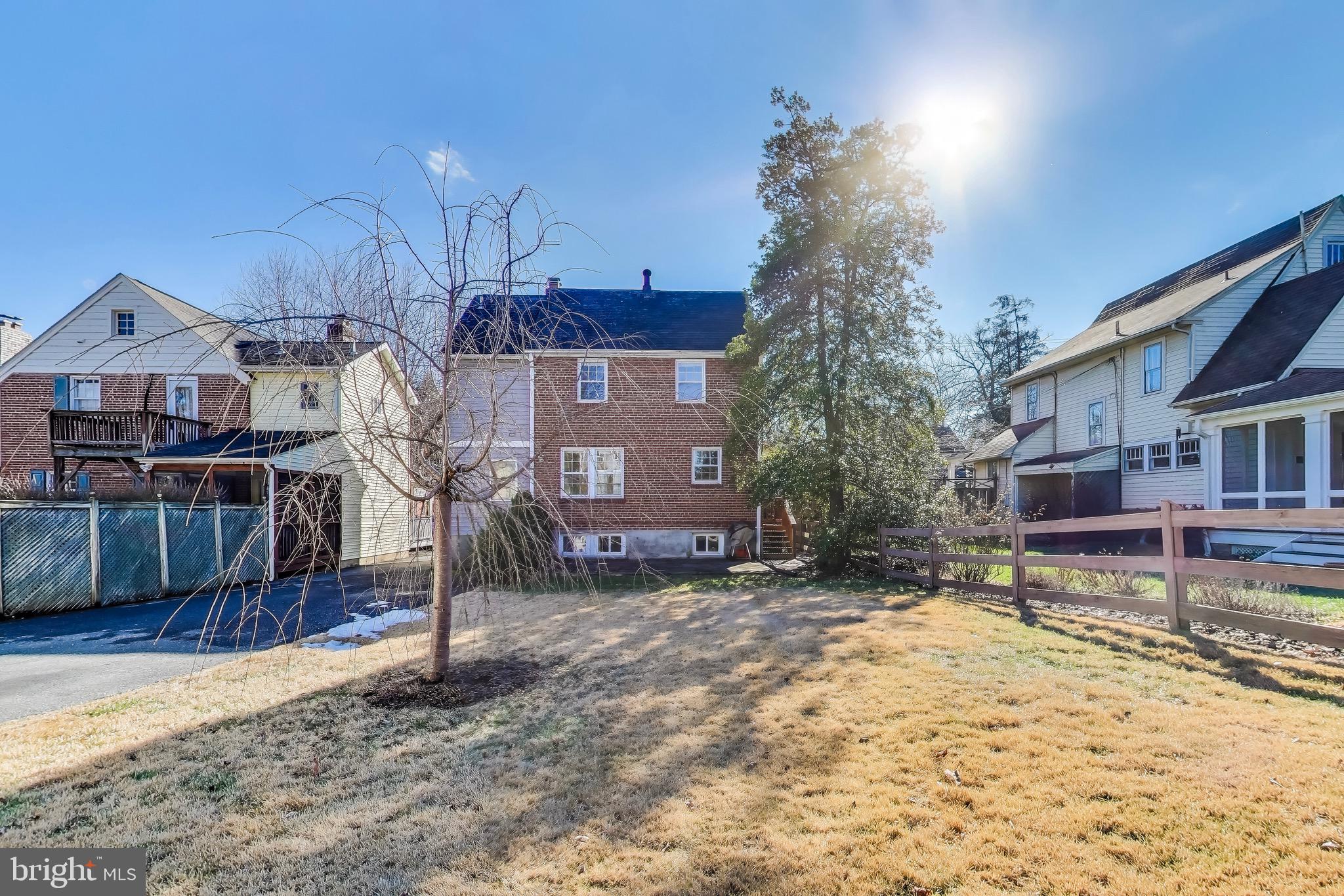 ROSEDALE PARK - Residential Lease