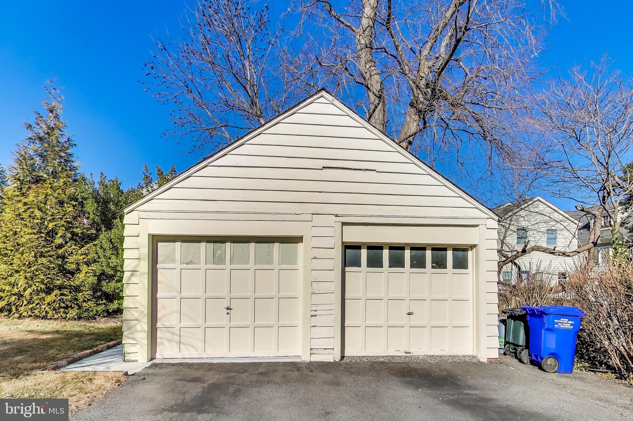 ROSEDALE PARK - Residential Lease