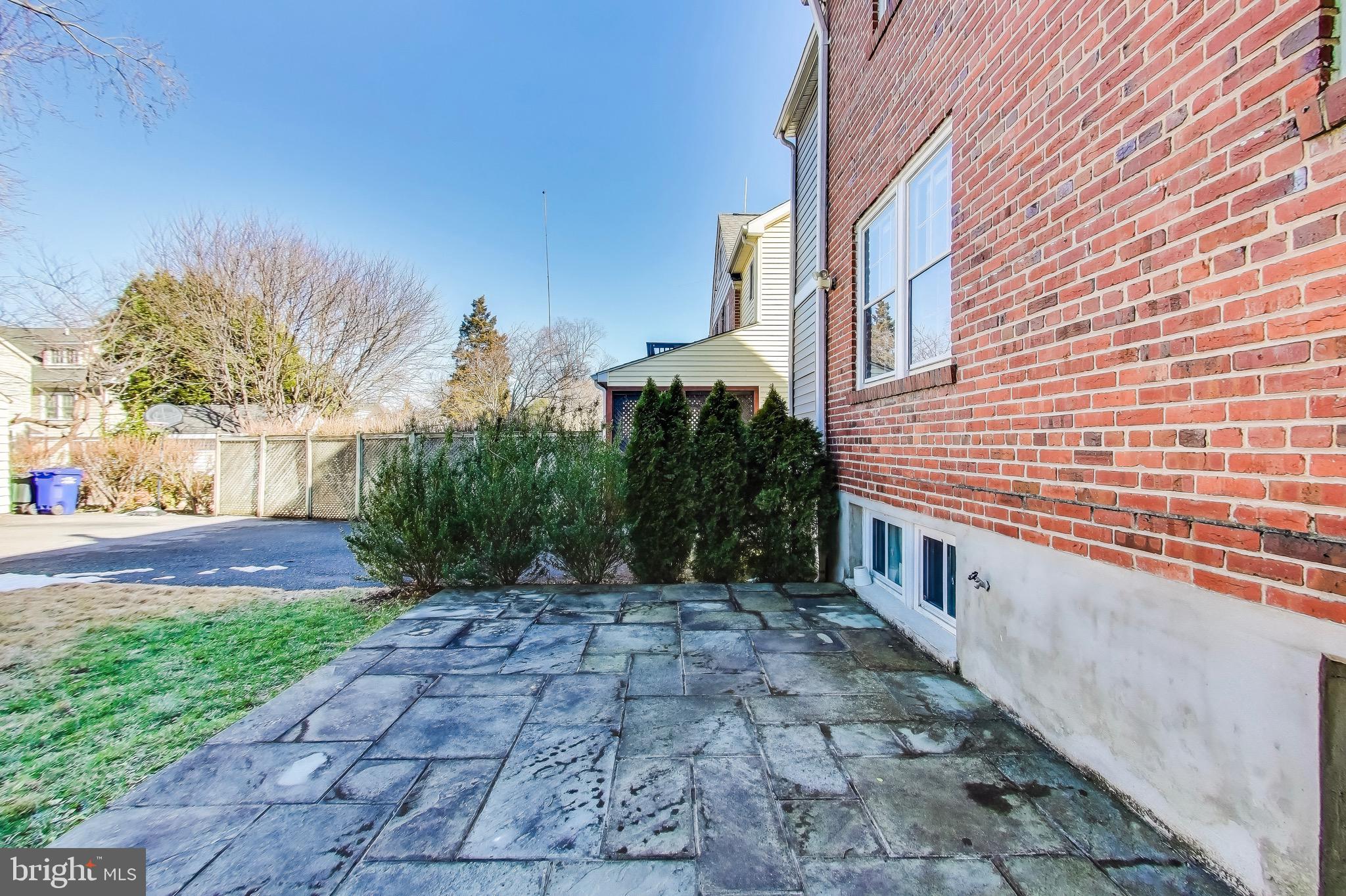 ROSEDALE PARK - Residential Lease