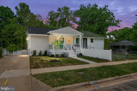 7924 Allendale Dr, Landover, MD MLS: MDPG2150974