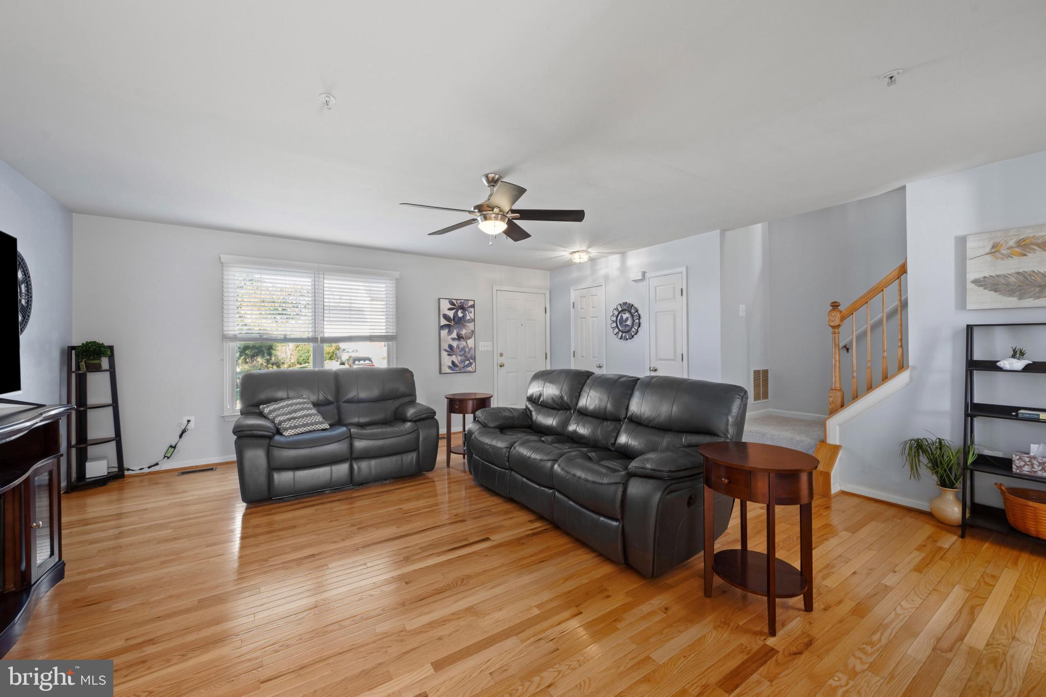 528 GENTRY COURT