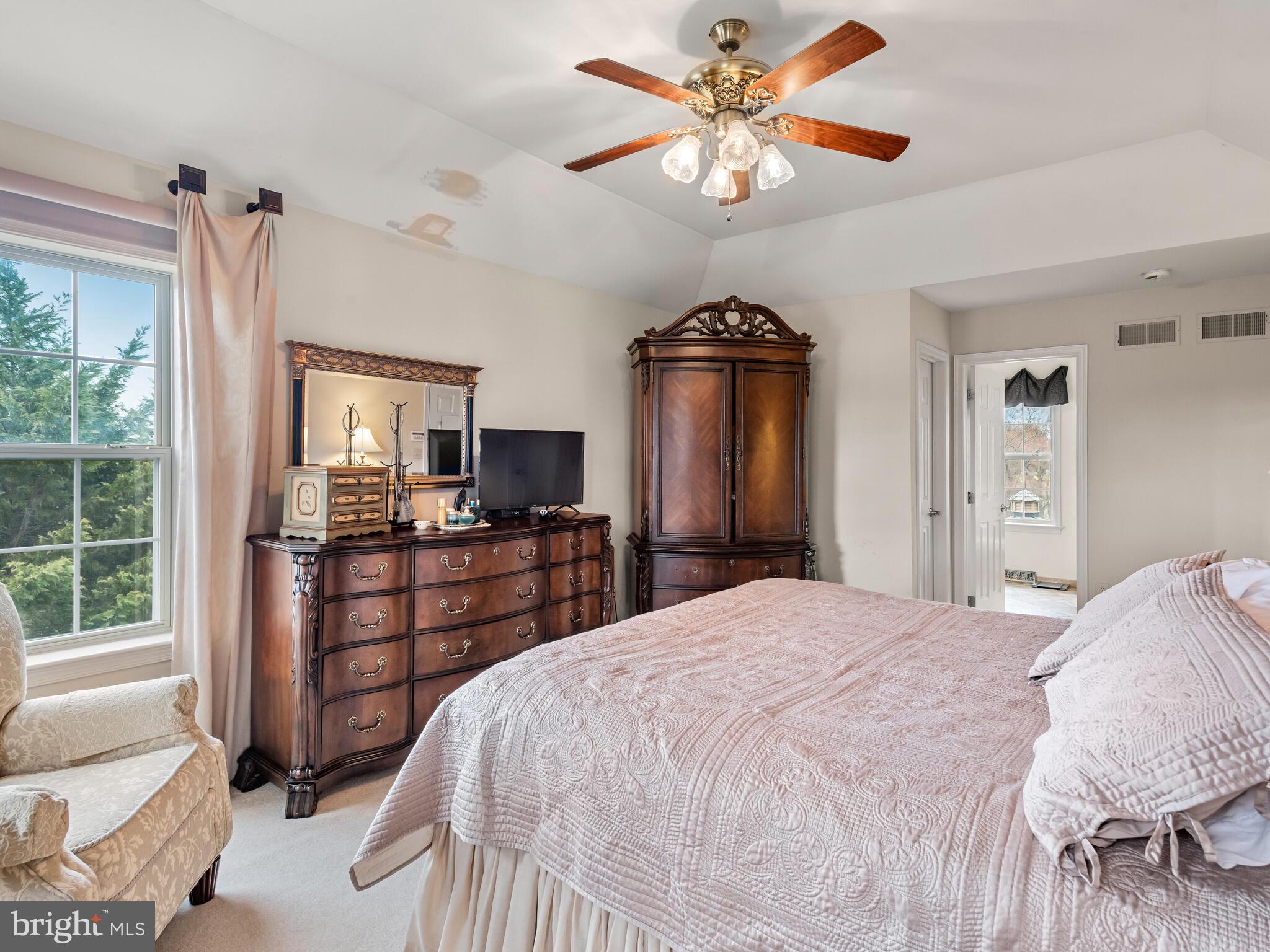 CHARLTON FARMS - Residential