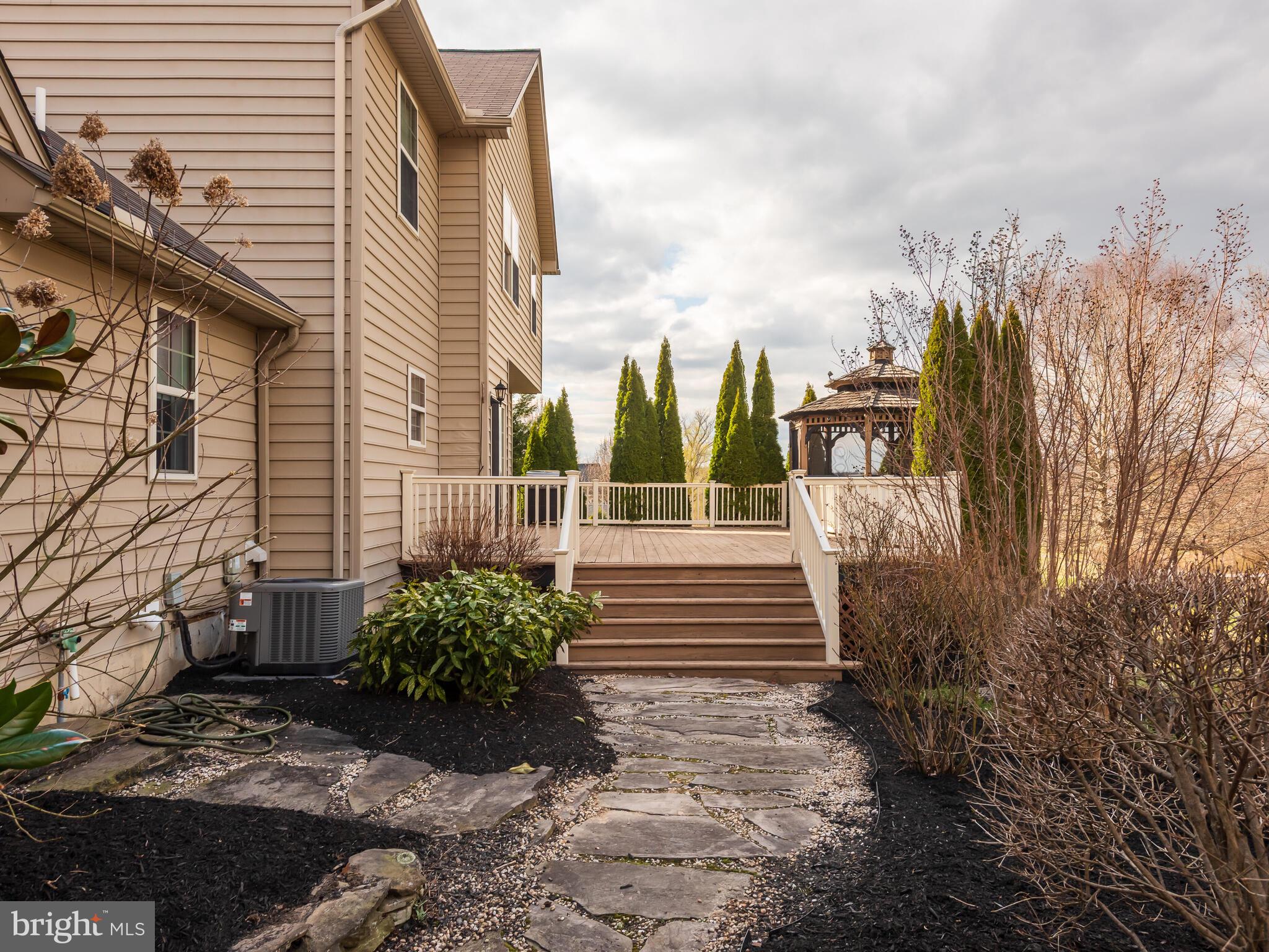 CHARLTON FARMS - Residential