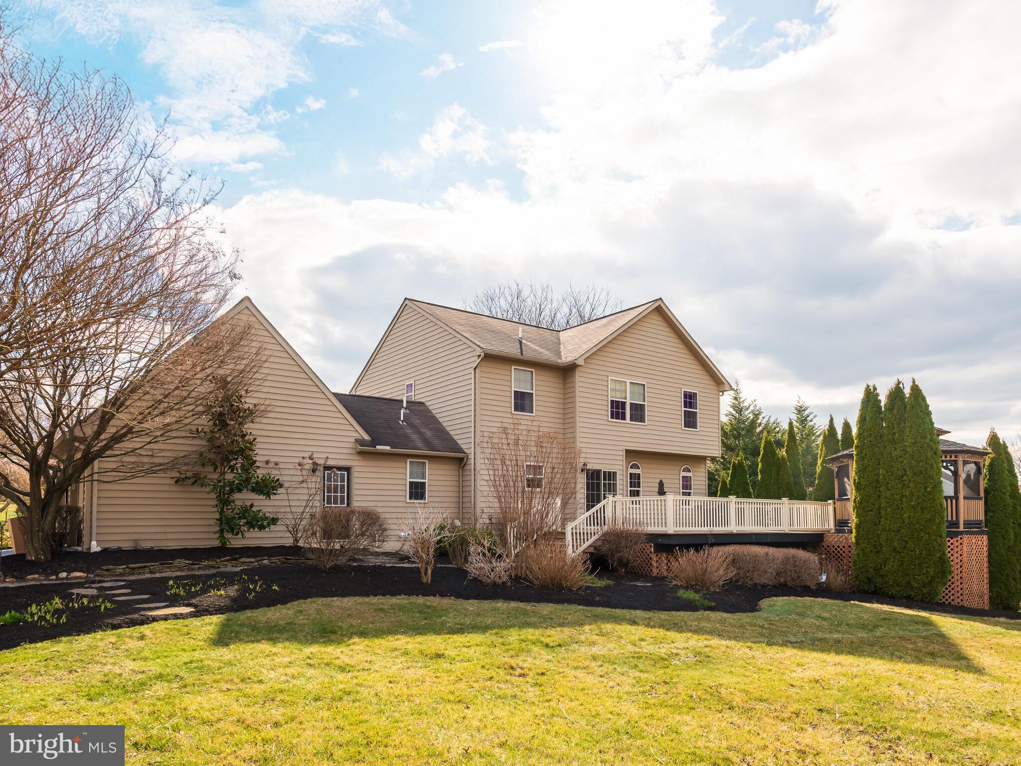 CHARLTON FARMS - Residential