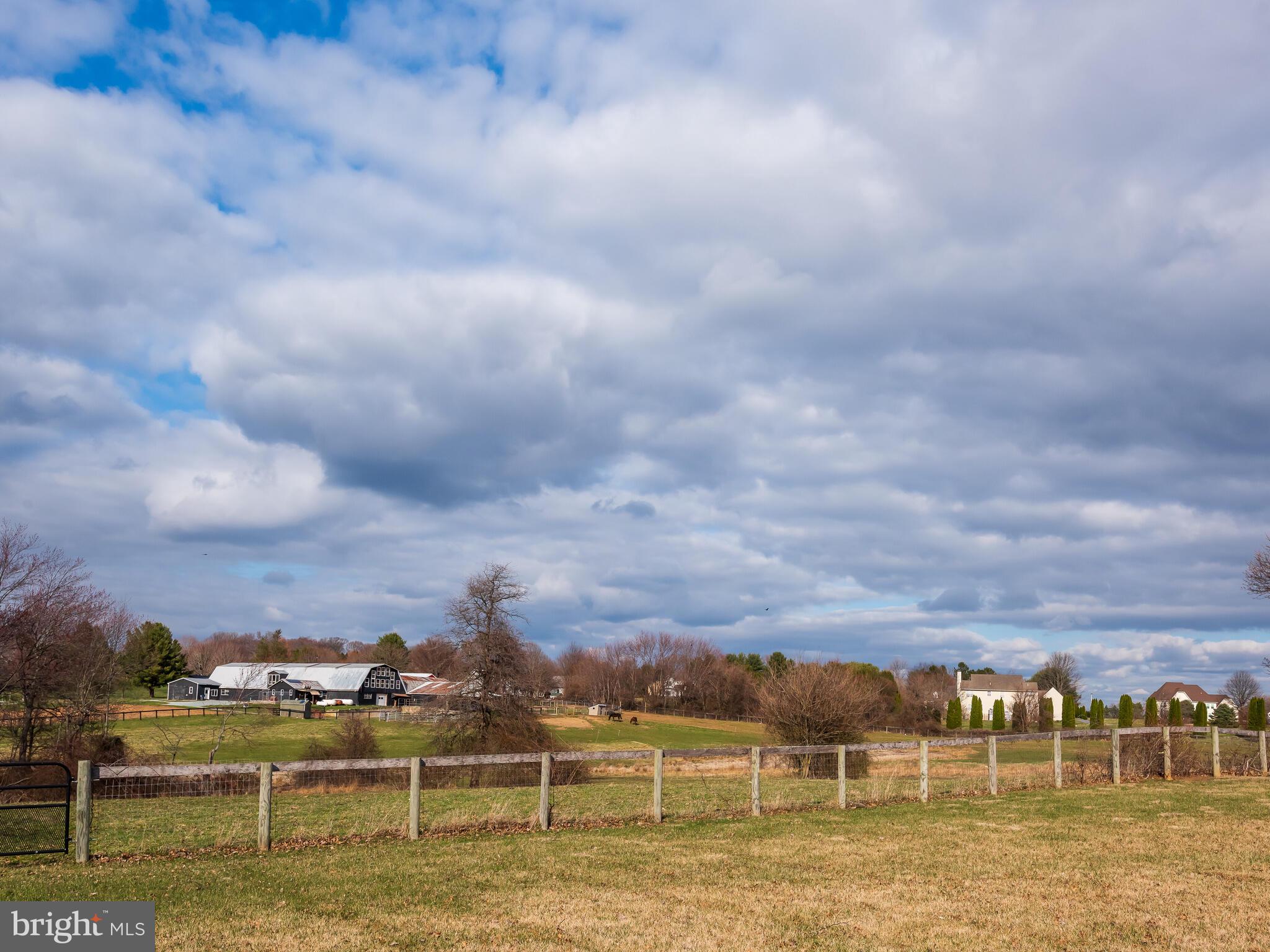CHARLTON FARMS - Residential