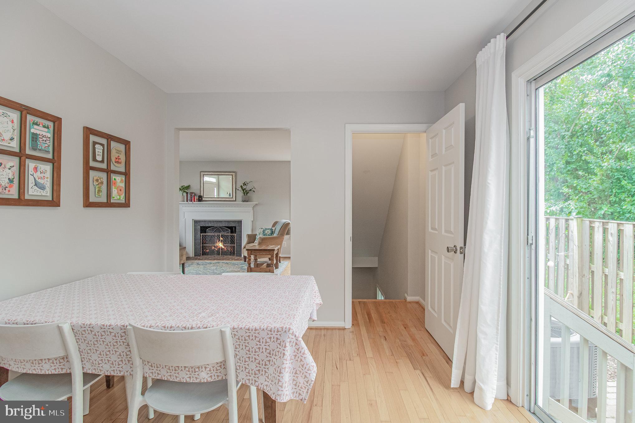 COLLEGE HALL GROVE - Residential