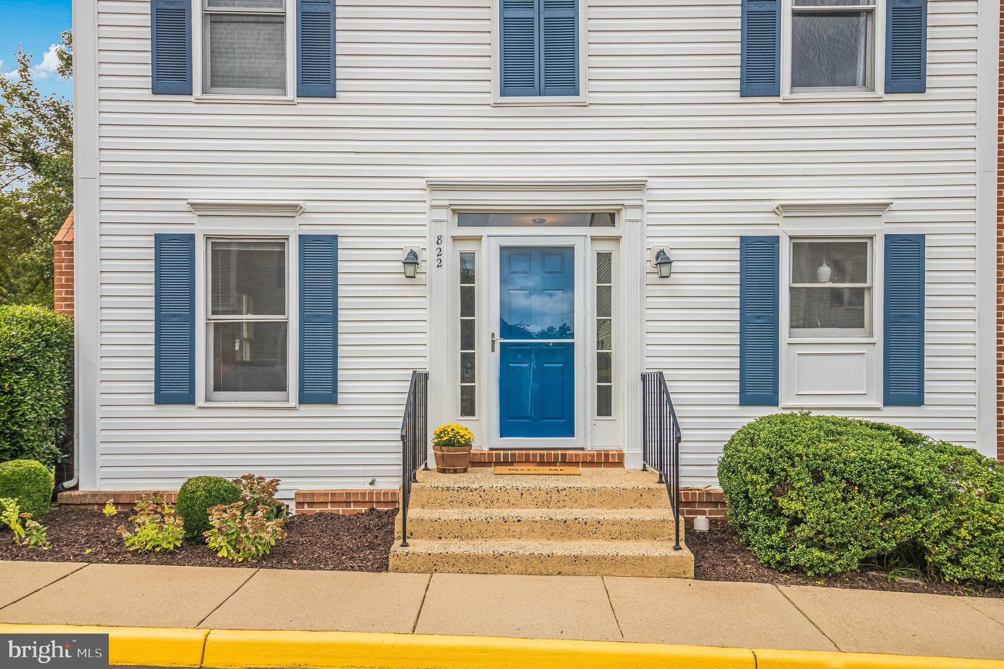 COLLEGE HALL GROVE - Residential