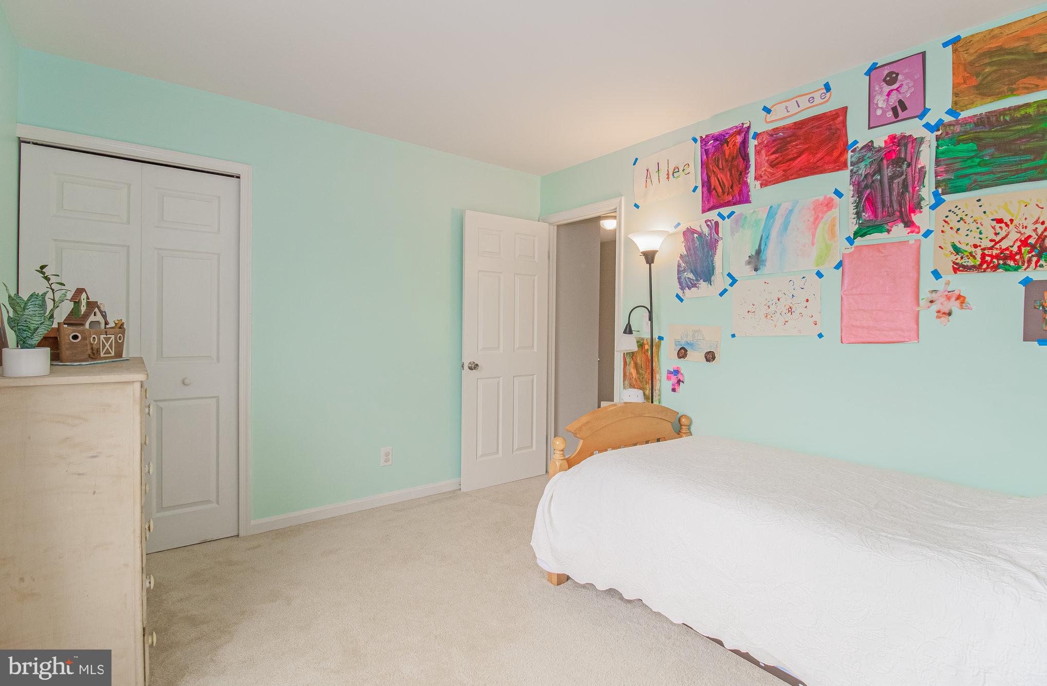 COLLEGE HALL GROVE - Residential